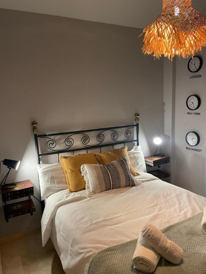 Traveler's With Sea View, Free Coffee & Parking Apartamento