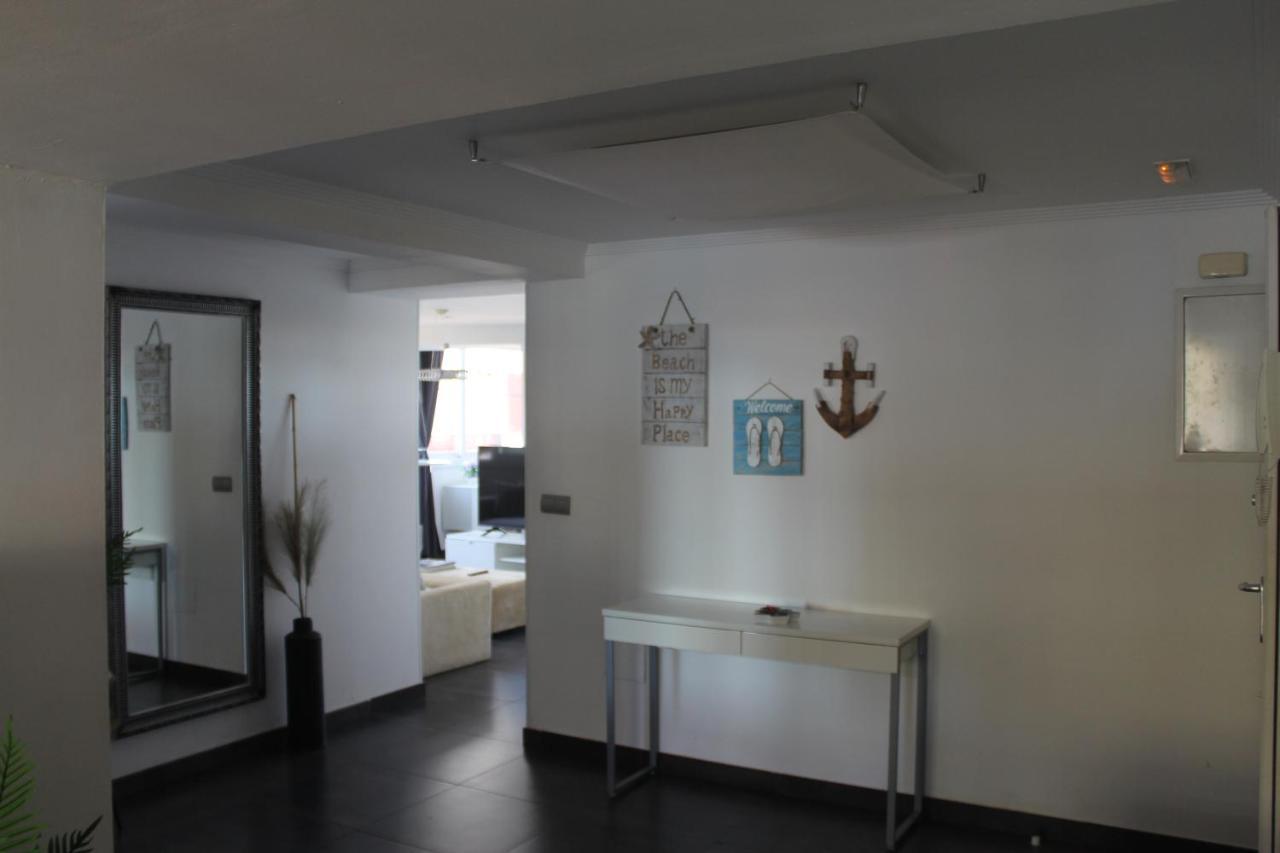 Apartamento Frente Al Mar, Moderno Con Aire Acondicionado, Parking Y Free Wi-fi