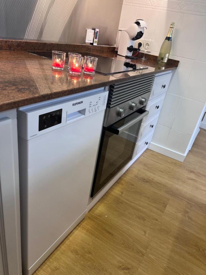 Stylish Getaway - Renovated 1br With Pool & Tennis
