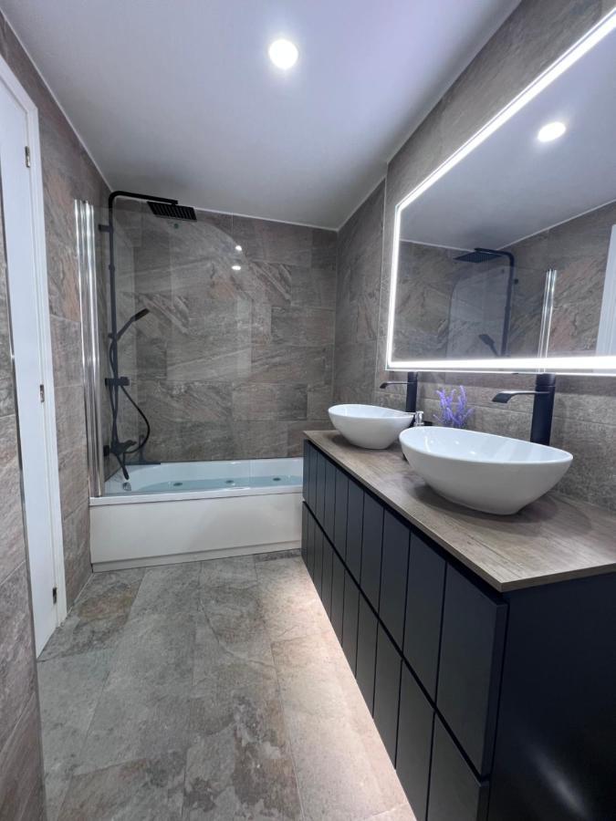 Stylish Getaway - Renovated 1br With Pool & Tennis *