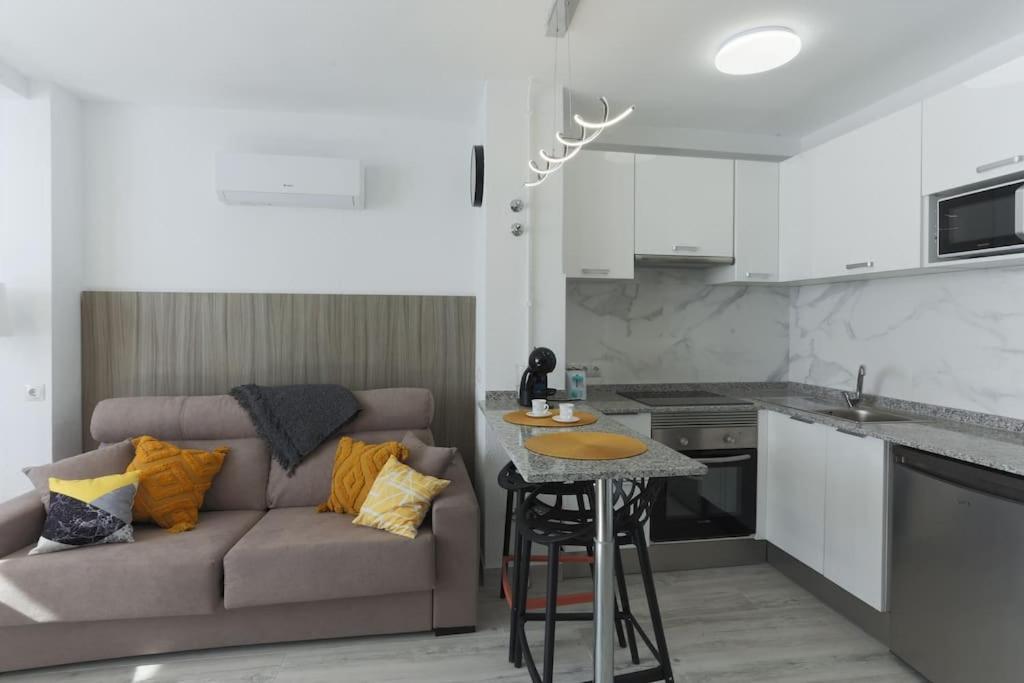 Apartamento De Benidorm, Playa Poniente, Espana *
