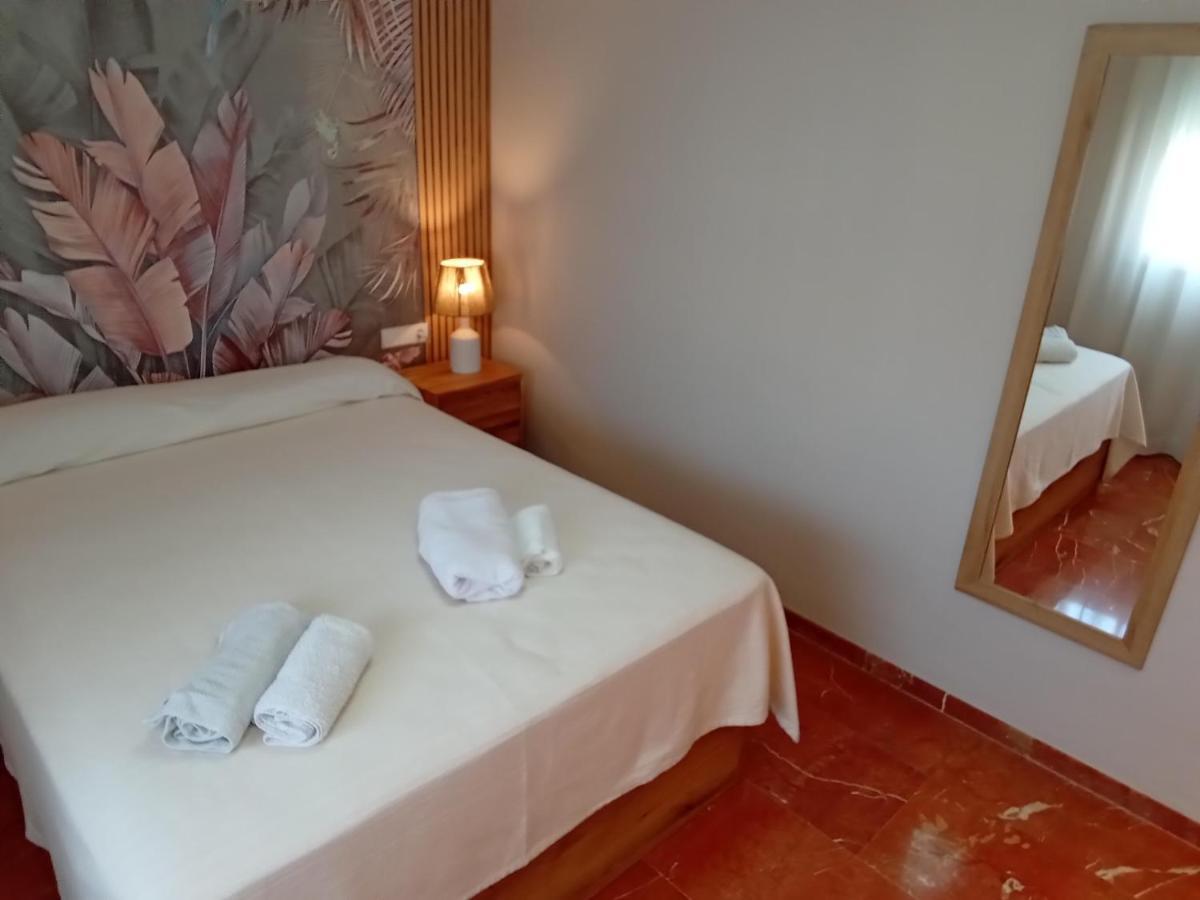 Apartamento Alteanos, Centrico Y Confortable, Soleado, Con Piscina Y Jardines, Tenis, Parking Exterior Comunitario, Y La Playa Andando 10 Min *