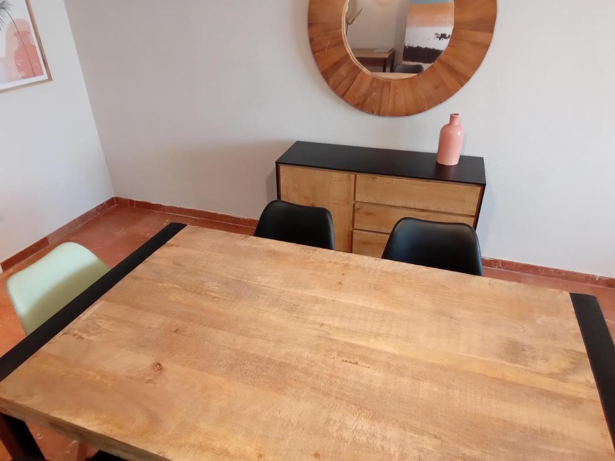 Alteanos, Centrico Y Confortable, Soleado, Con Piscina Y Jardines, Tenis, Parking Exterior Comunitario, Y La Playa Andando 10 Min Apartamento *