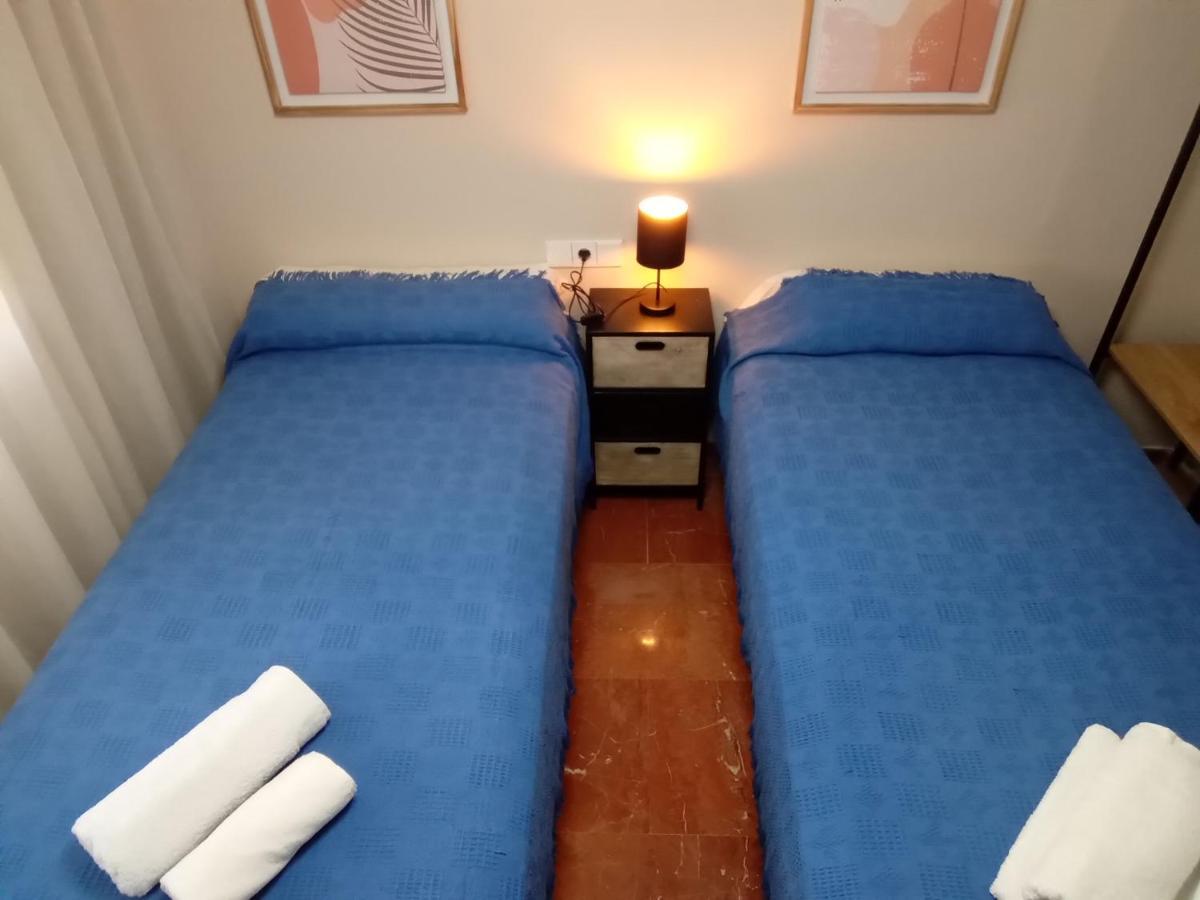 Apartamento Alteanos, Centrico Y Confortable, Soleado, Con Piscina Y Jardines, Tenis, Parking Exterior Comunitario, Y La Playa Andando 10 Min Benidorm