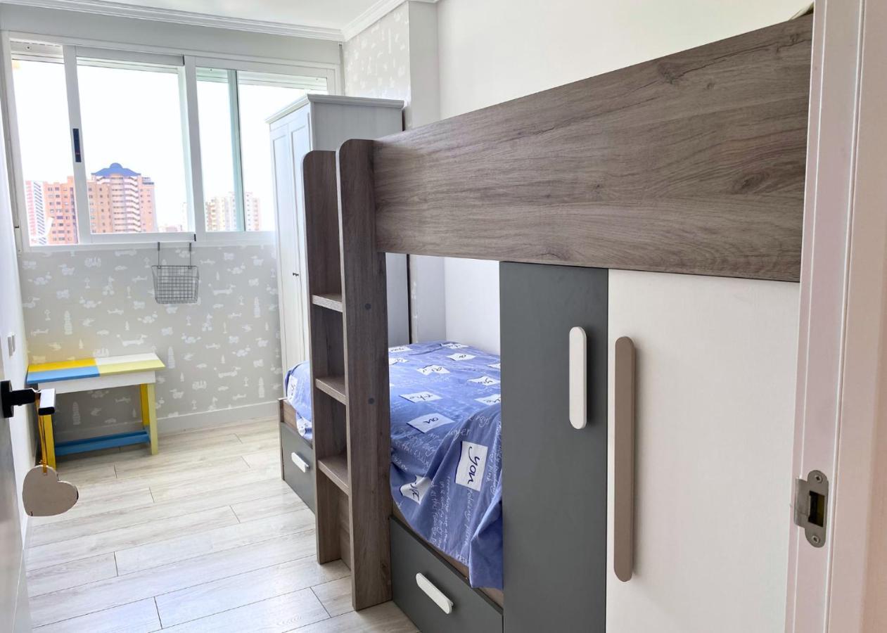 Cozy Poniente 5 Min From The Apartamento Benidorm