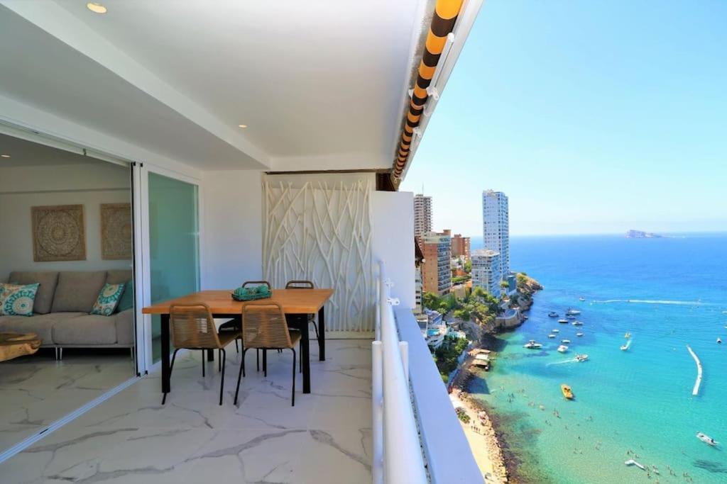 Luxurious 2-bedroom With Stunning Views, 1st Line On Levante Beach, Apartamento Benidorm