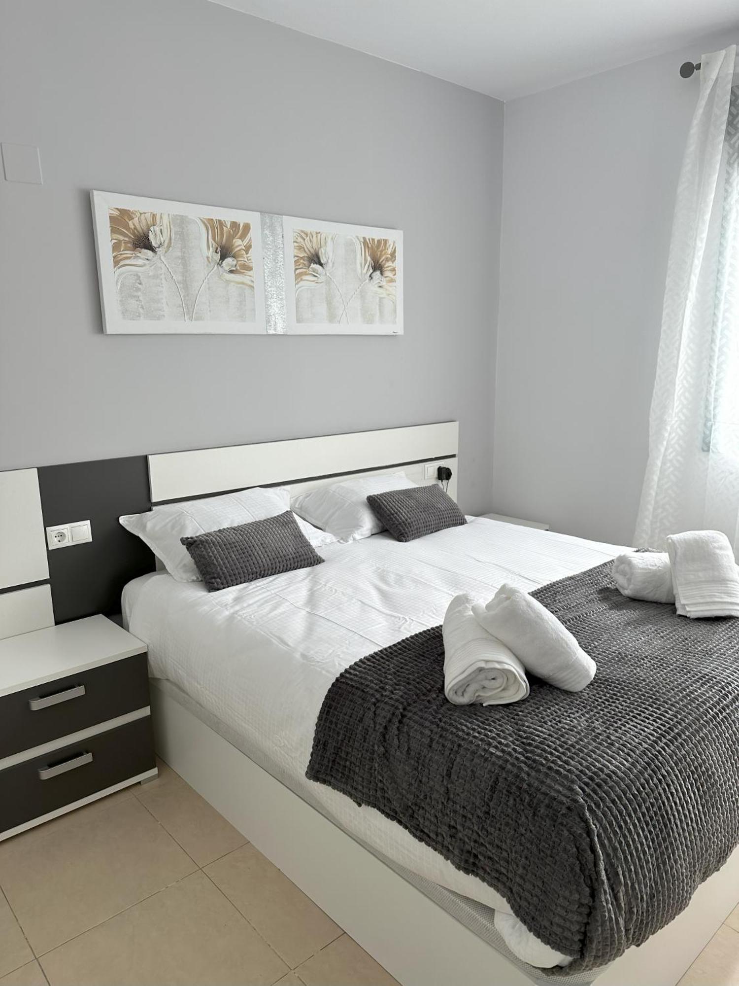 Apartamento Luxurious, Newly-renovated Large 2-bedroom By The Beach Benidorm