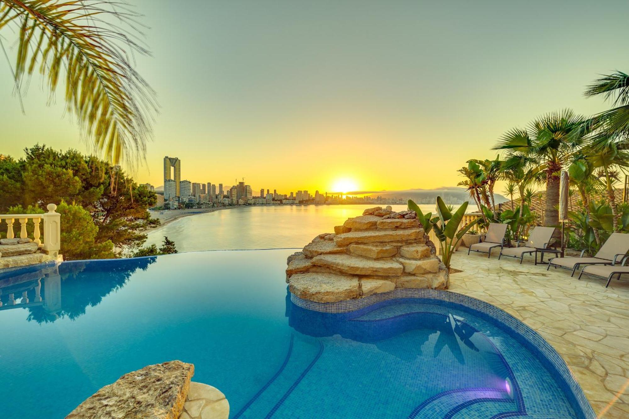 Julieta Y Romeo By Bookirentals Villa Benidorm