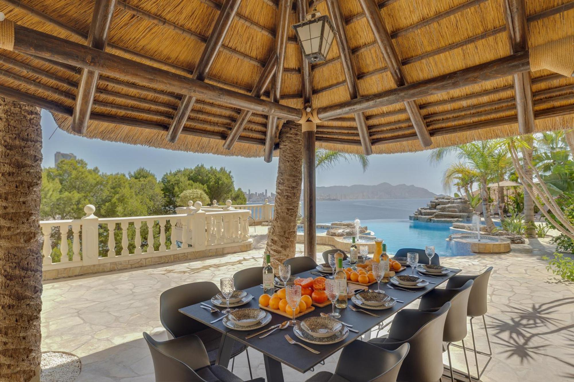 Villa Julieta Y Romeo By Bookirentals Benidorm