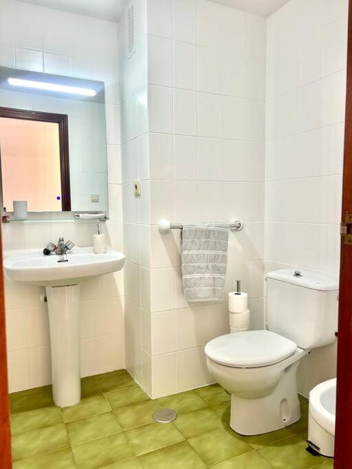 Apartamento Acogedor Piso 2° Linea De Playa!