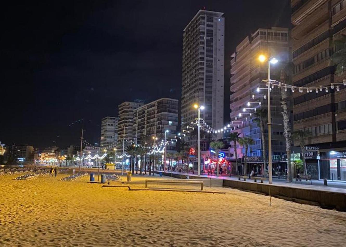 Wunderschoenes Fuer 4 Gaeste Mit Pool & Klima, Lage In Strandnaehe Benidorm