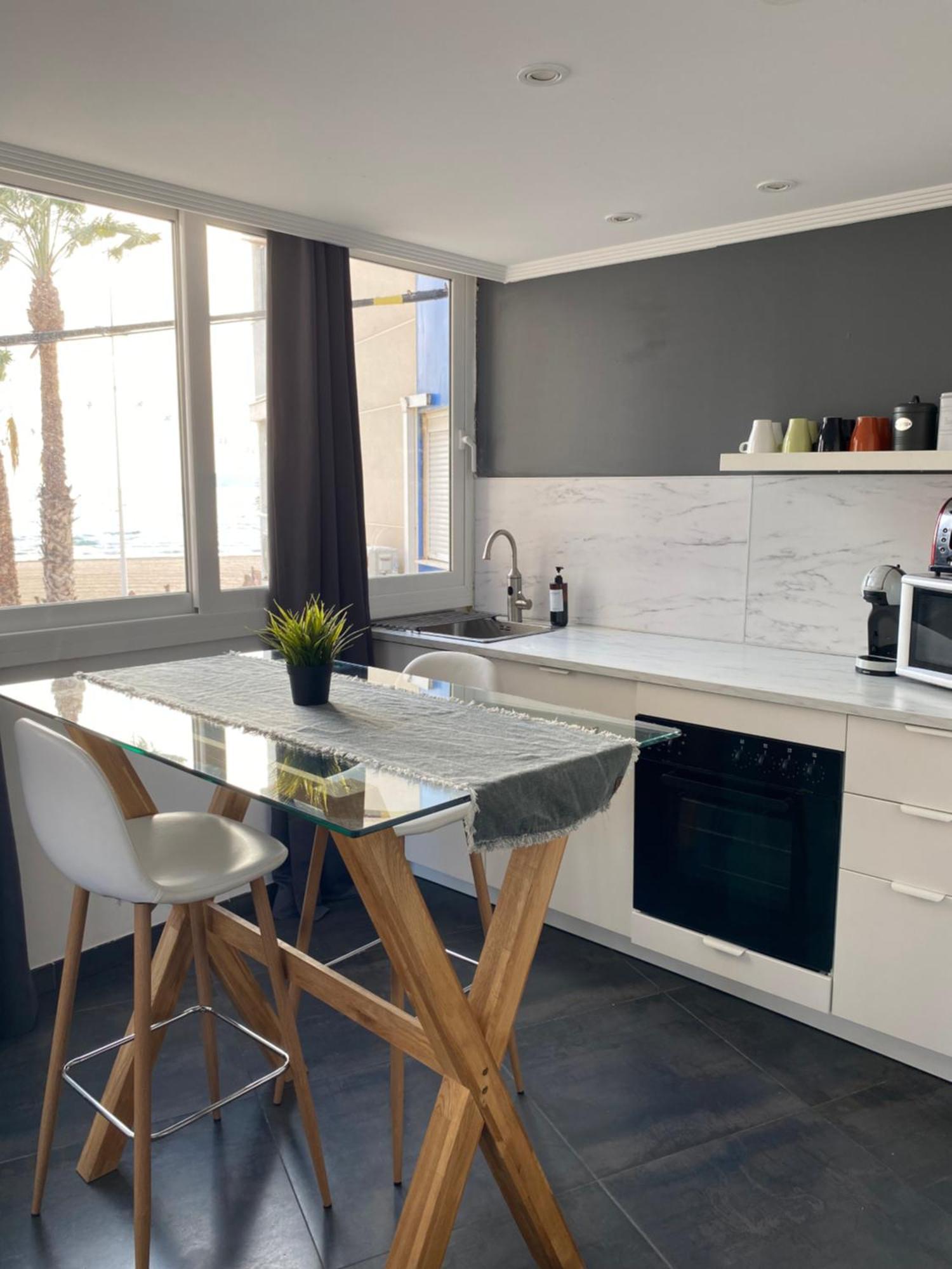 Apartamento Frente Al Mar, Moderno Con Aire Acondicionado, Parking Y Free Wi-fi Benidorm