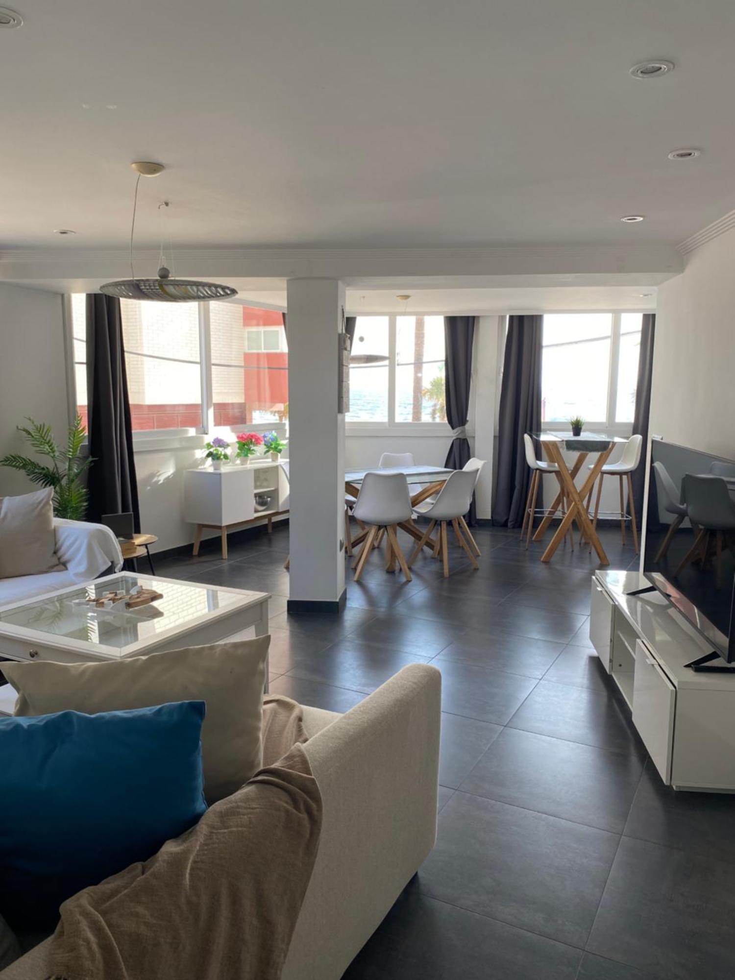 Frente Al Mar, Moderno Con Aire Acondicionado, Parking Y Free Wi-fi Benidorm