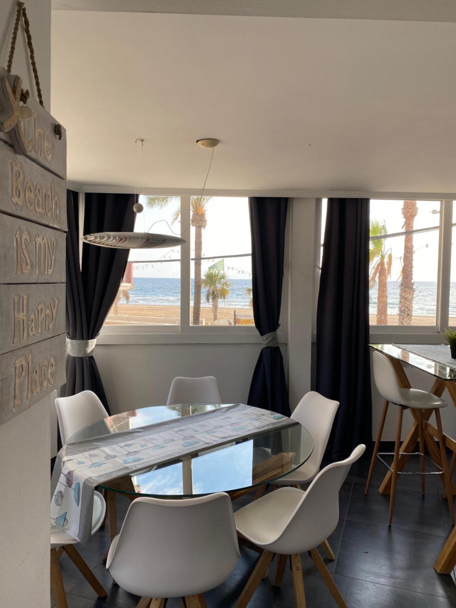 Frente Al Mar, Moderno Con Aire Acondicionado, Parking Y Free Wi-fi Apartamento