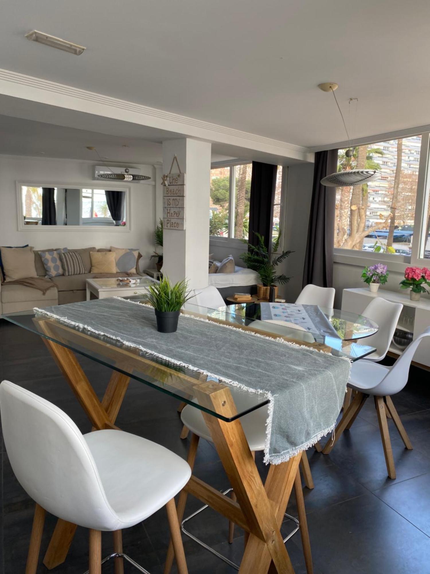 Apartamento Frente Al Mar, Moderno Con Aire Acondicionado, Parking Y Free Wi-fi