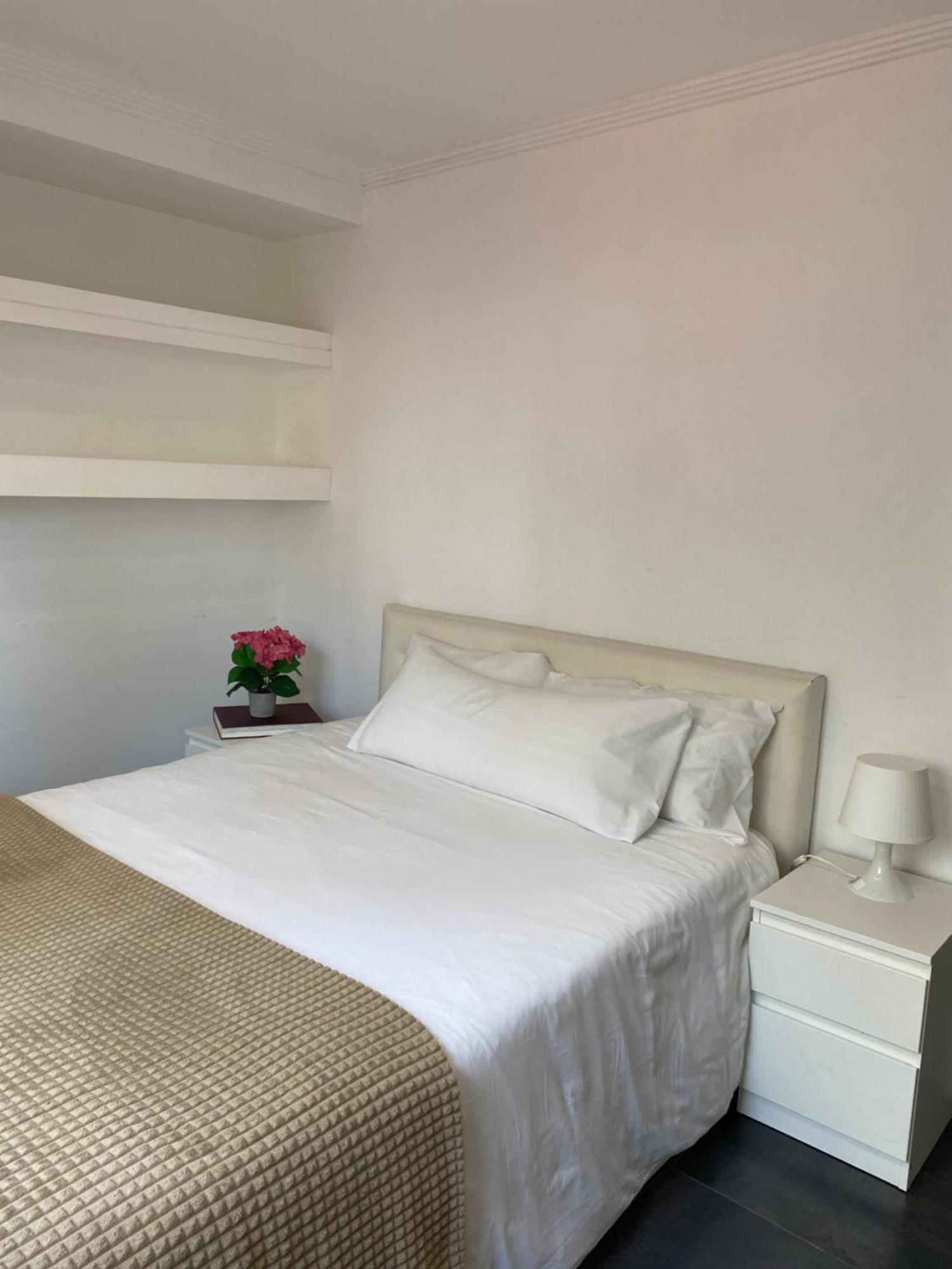 Apartamento Frente Al Mar, Moderno Con Aire Acondicionado, Parking Y Free Wi-fi *