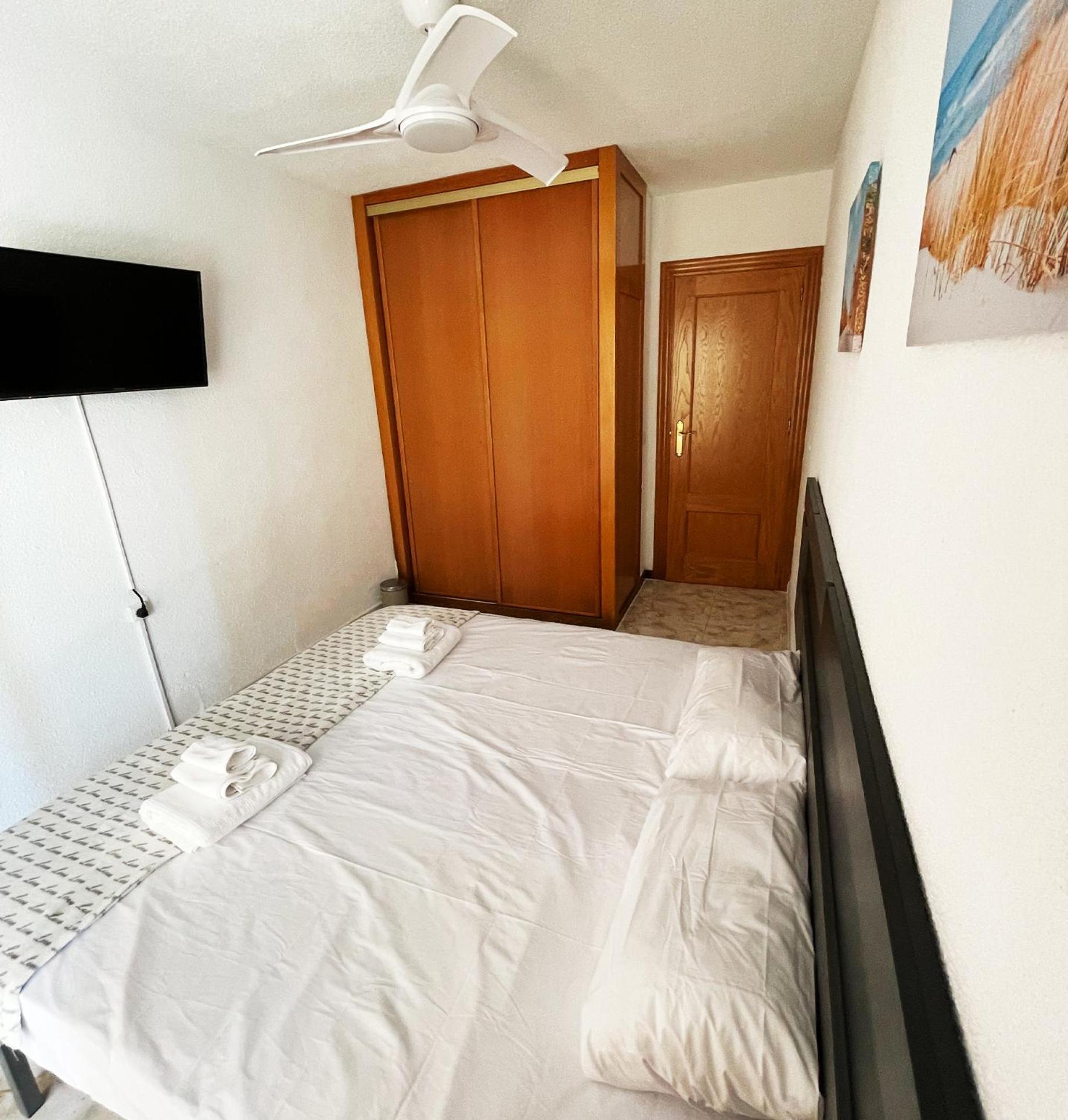 Wunderschoenes Fuer 4 Gaeste Mit Pool & Klima, Lage In Strandnaehe *