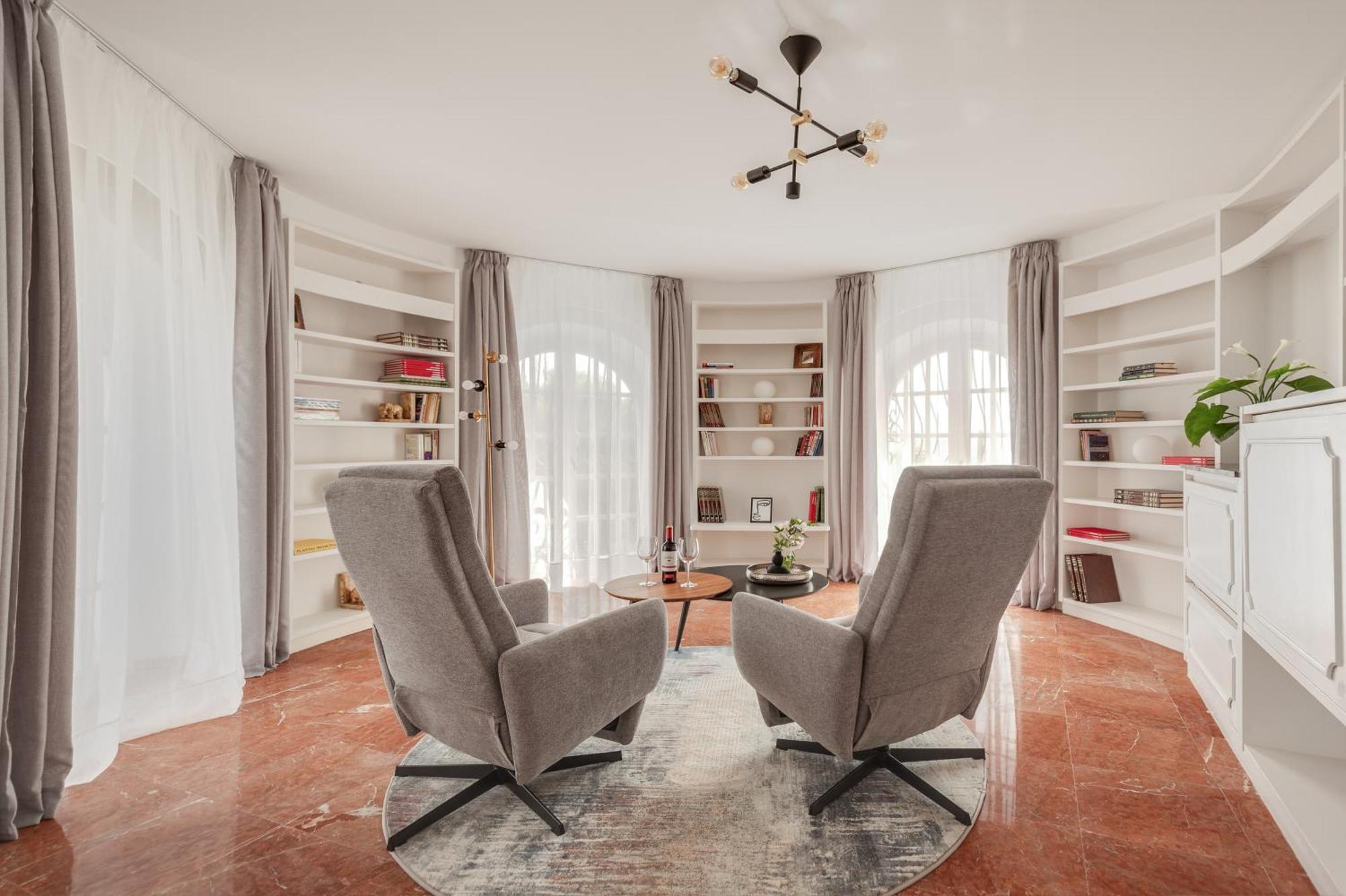 Villa Julieta Y Romeo By Bookirentals