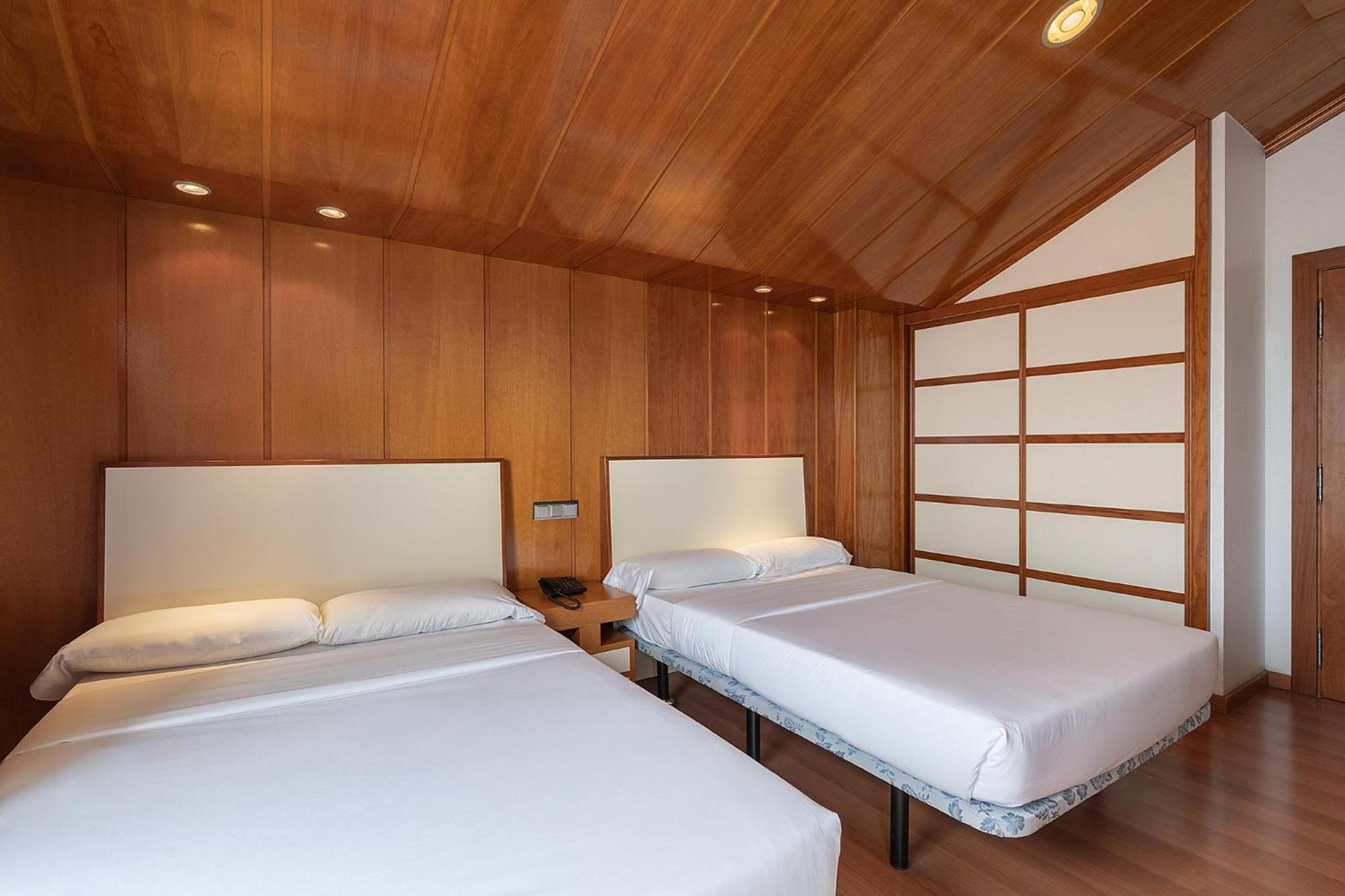 Poseidon Apartahotel 3*