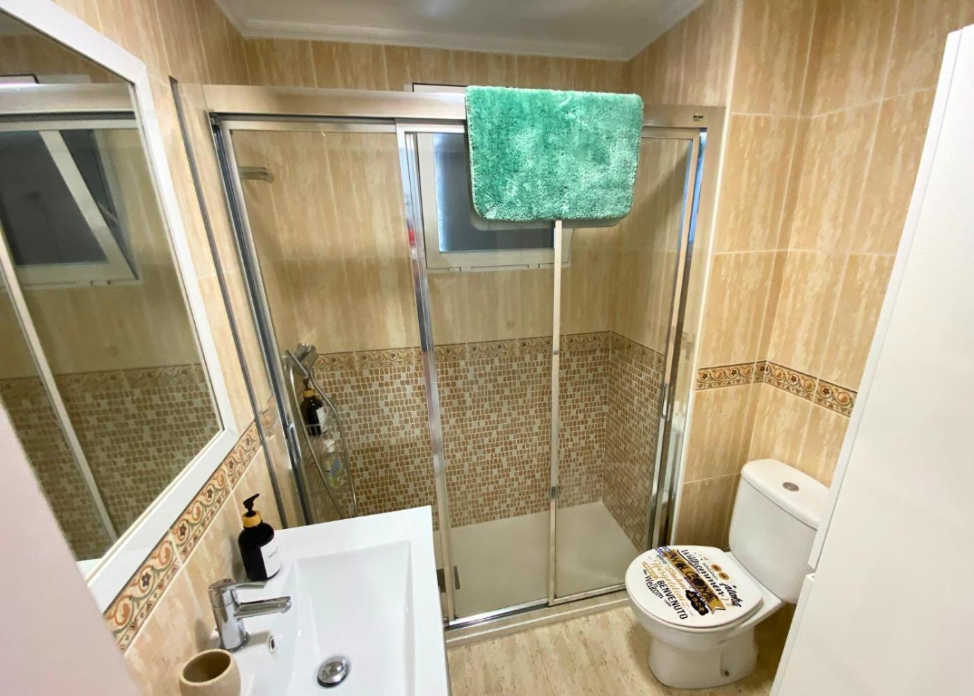 Cozy Poniente 5 Min From The Apartamento Benidorm