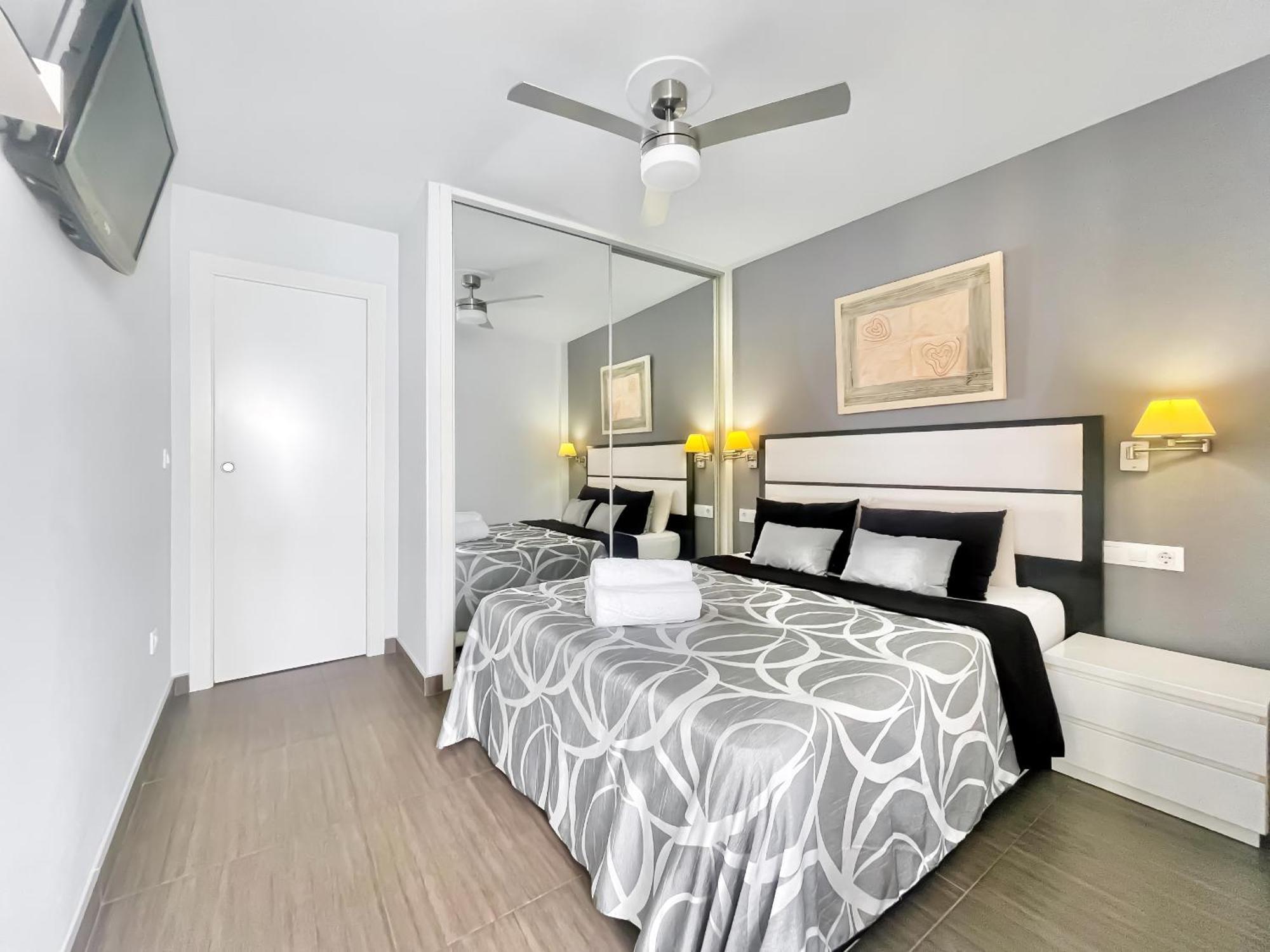 Apartamento Sky 21-floor Frontline Levante Coblanca *