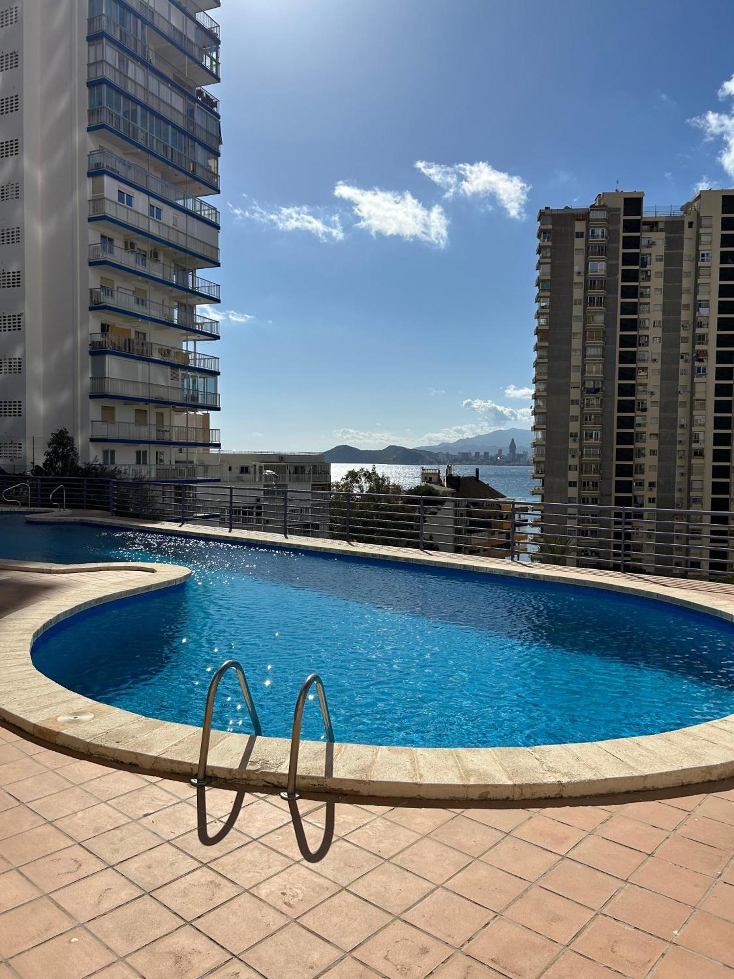 Con Preciosas Vistas Y Piscina Apartamento *