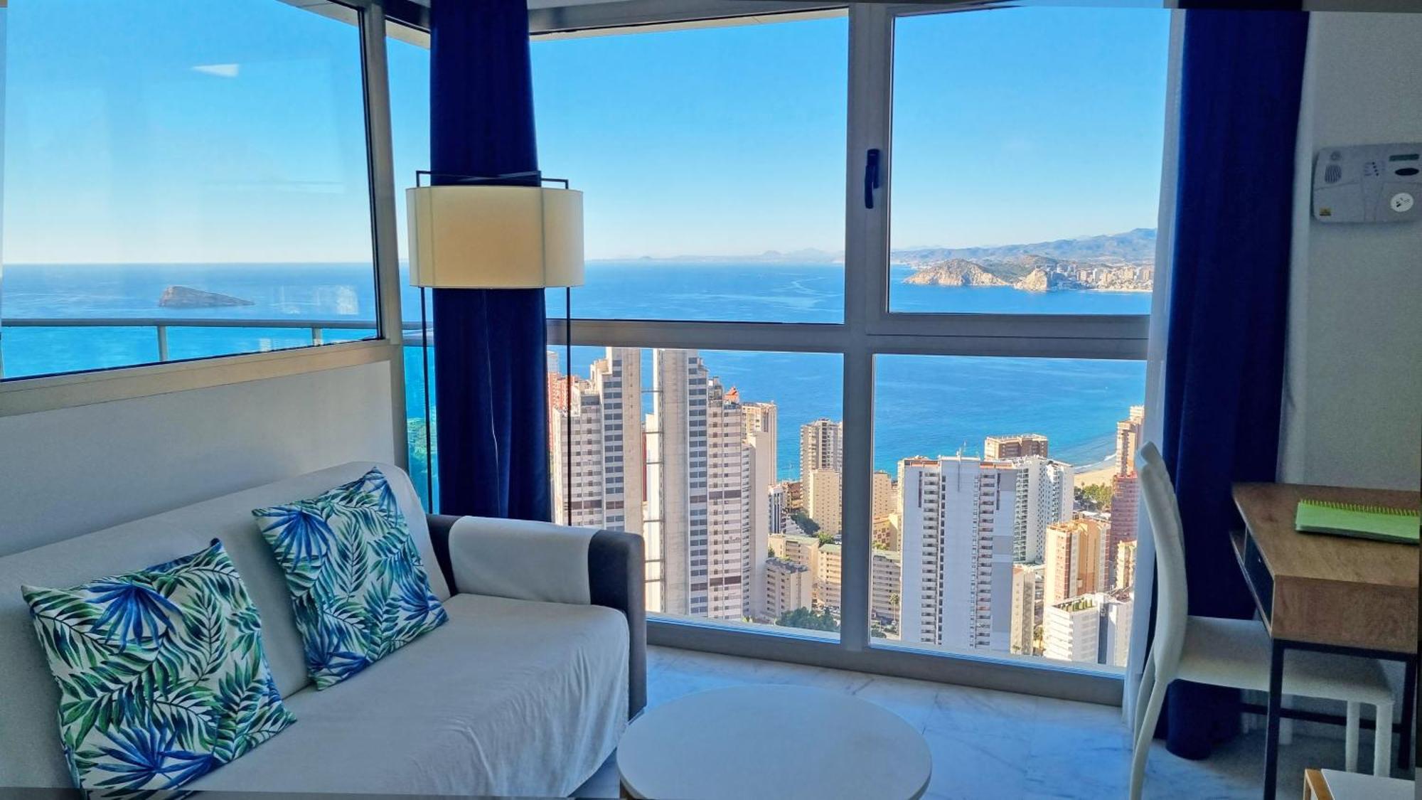 Highrise With Private Terrace & Sea Views - 34th Floor Apartamento