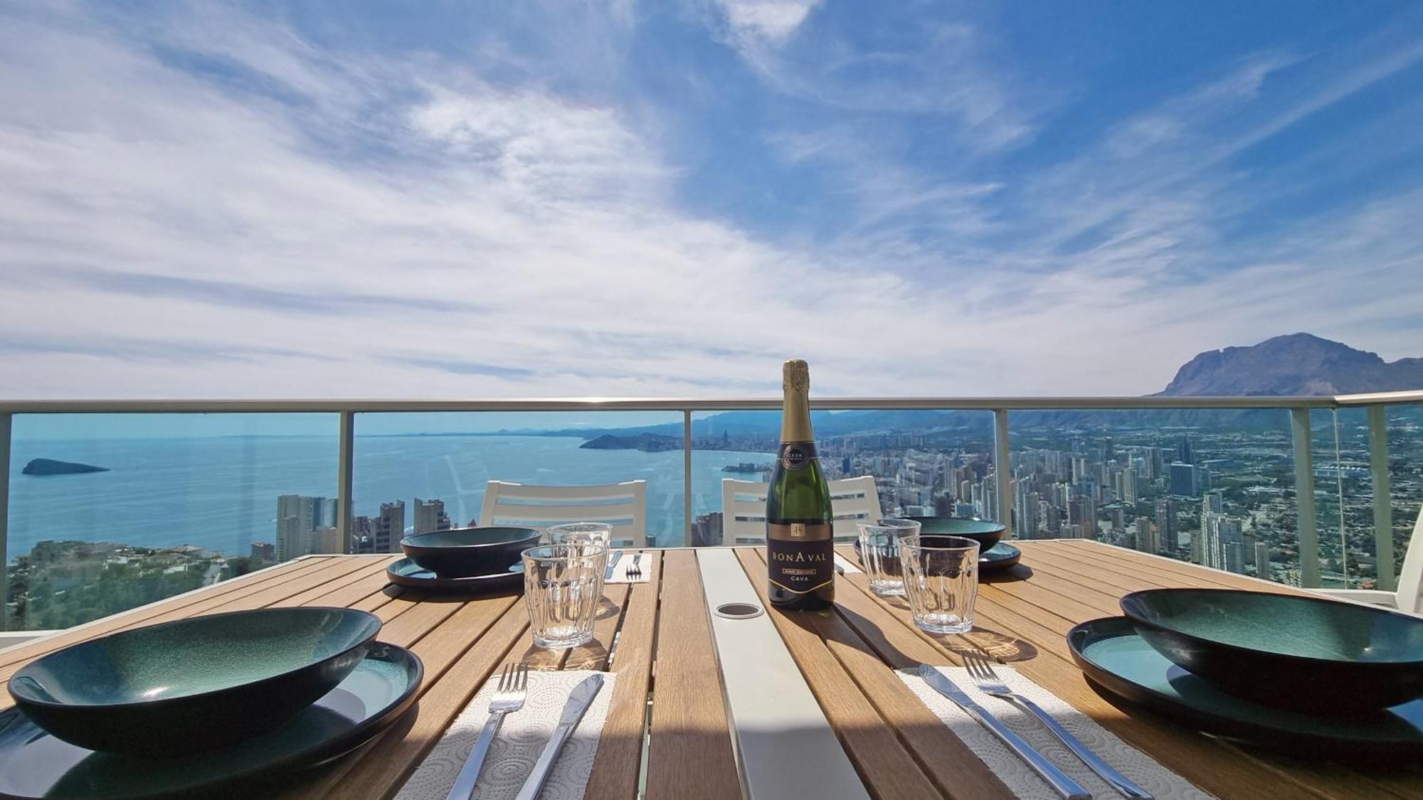 Apartamento Planta 37: Terraza Privada Con Vistas Al Mar *