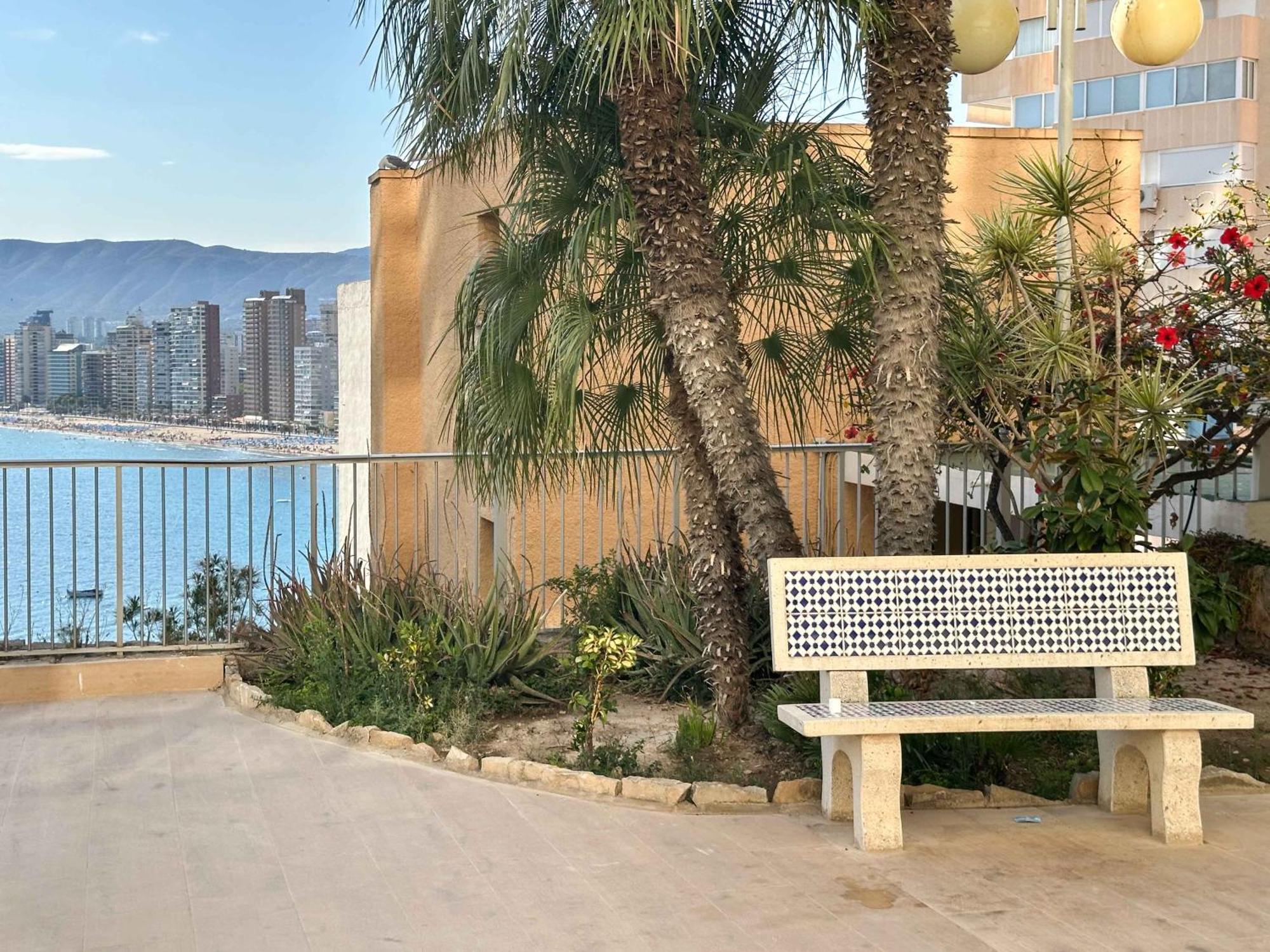 Balcón Al Mediterráneo Y Skyline De Apartamento *