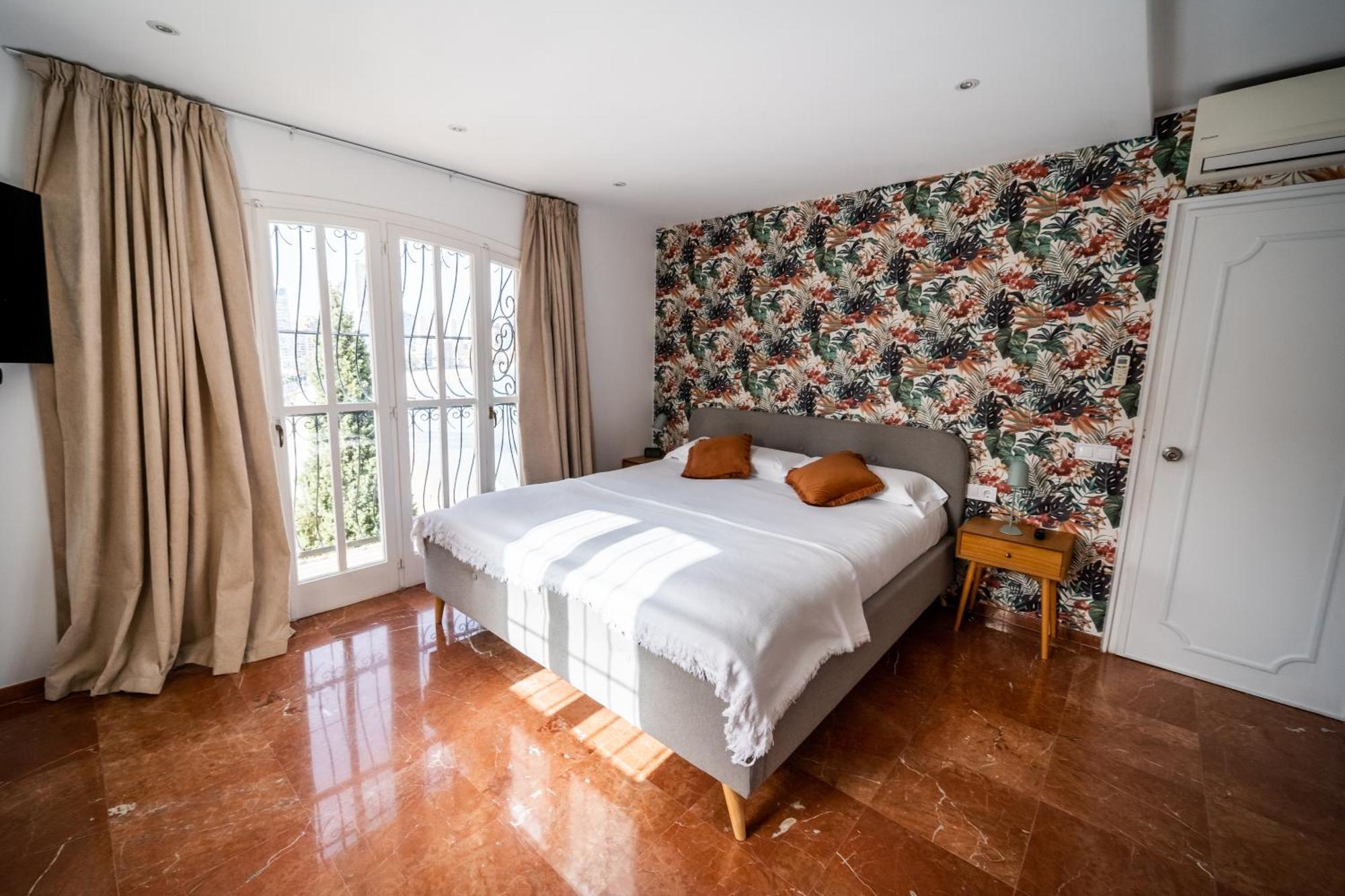 Villa Julieta Y Romeo By Bookirentals
