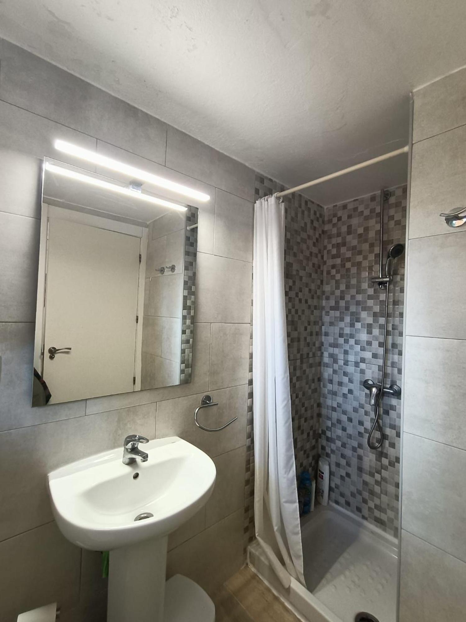 Apartamento Apartamento Edificio Esturion 500m Playa Poniente 1 Habitacion-bedroom