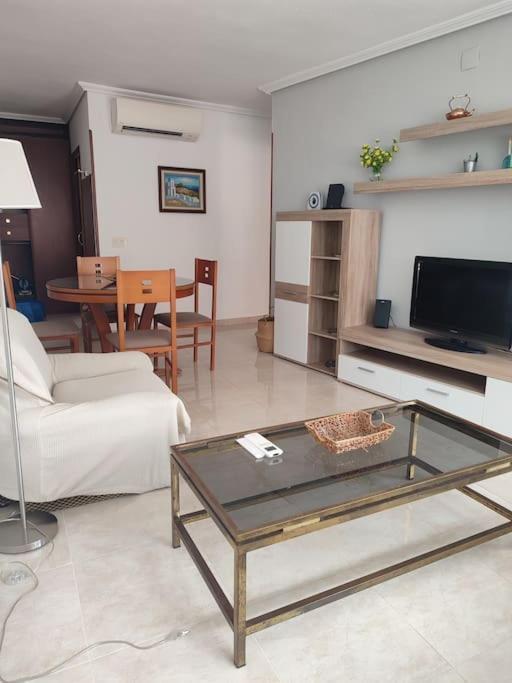 Con Piscina Y Parking Apartamento Benidorm