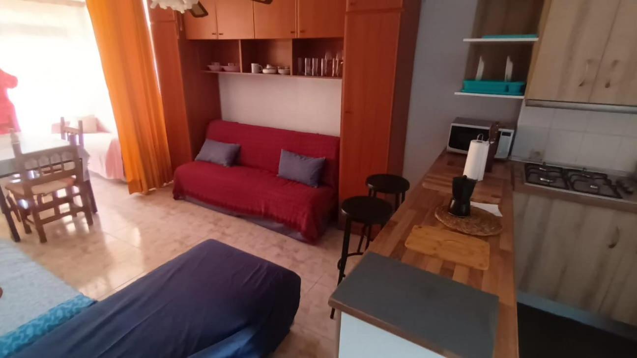 Apartamento Nuevo Apto Hasta 6 Personas Muy Cerca De Playa Levante Con Jardines Y Gran Piscina , Pista De Tennis Y Futbol Deportes Y Zona Infantil ,en Urbanizacion Con Parking Benidorm