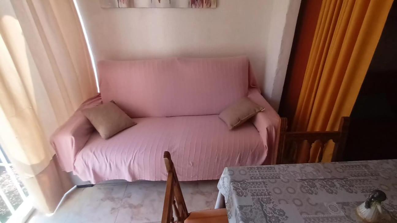 Apartamento Nuevo Apto Hasta 6 Personas Muy Cerca De Playa Levante Con Jardines Y Gran Piscina , Pista De Tennis Y Futbol Deportes Y Zona Infantil ,en Urbanizacion Con Parking