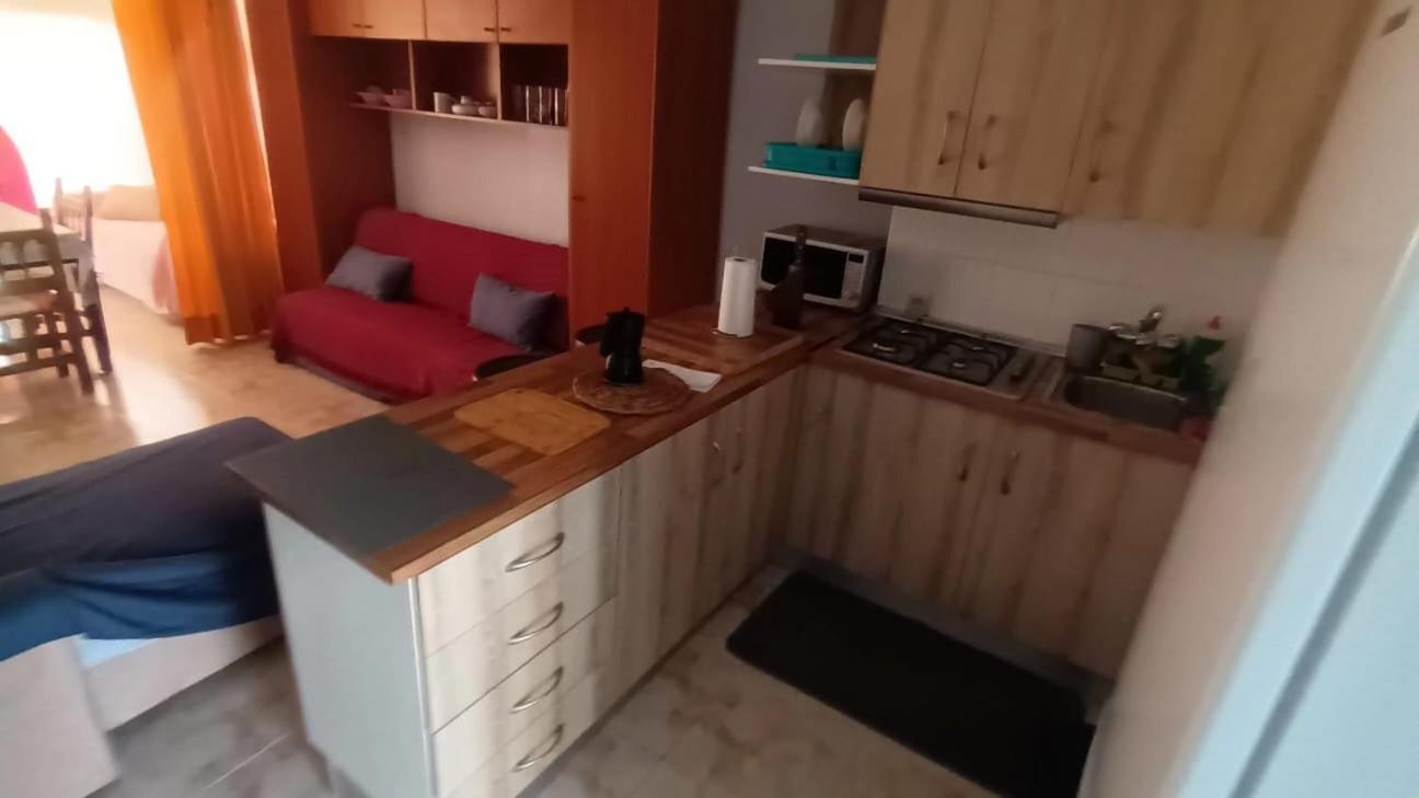 Apartamento Nuevo Apto Hasta 6 Personas Muy Cerca De Playa Levante Con Jardines Y Gran Piscina , Pista De Tennis Y Futbol Deportes Y Zona Infantil ,en Urbanizacion Con Parking Benidorm