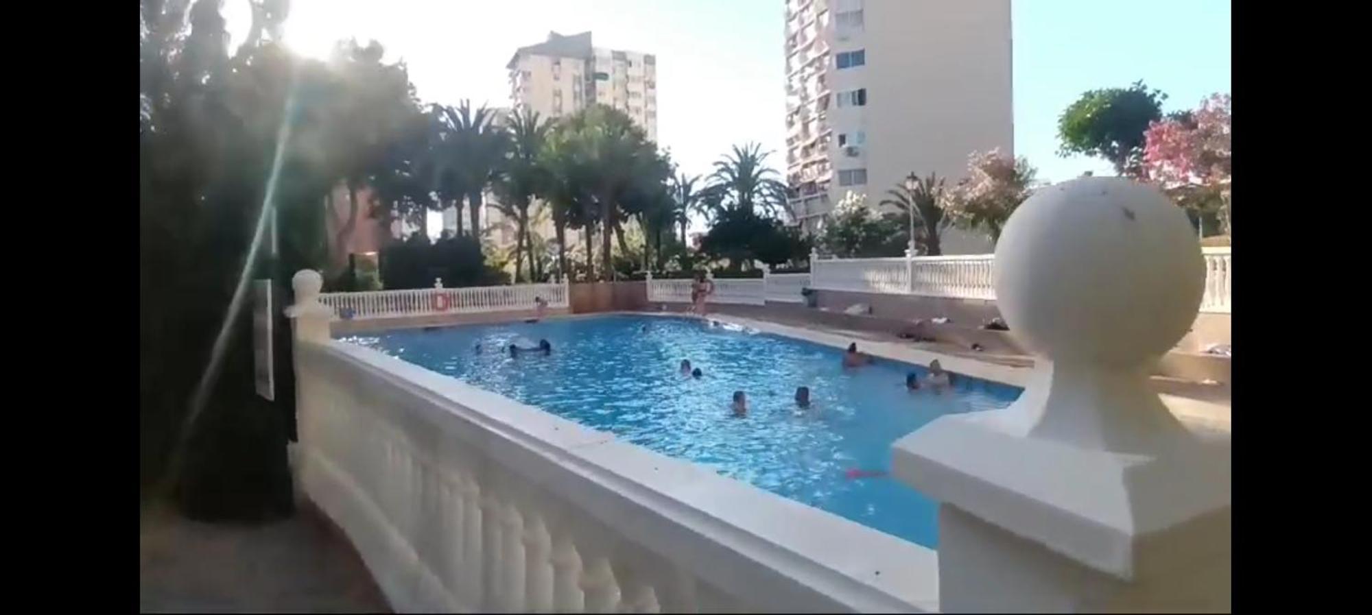 Nuevo Apto Hasta 6 Personas Muy Cerca De Playa Levante Con Jardines Y Gran Piscina , Pista De Tennis Y Futbol Deportes Y Zona Infantil ,en Urbanizacion Con Parking Apartamento Benidorm