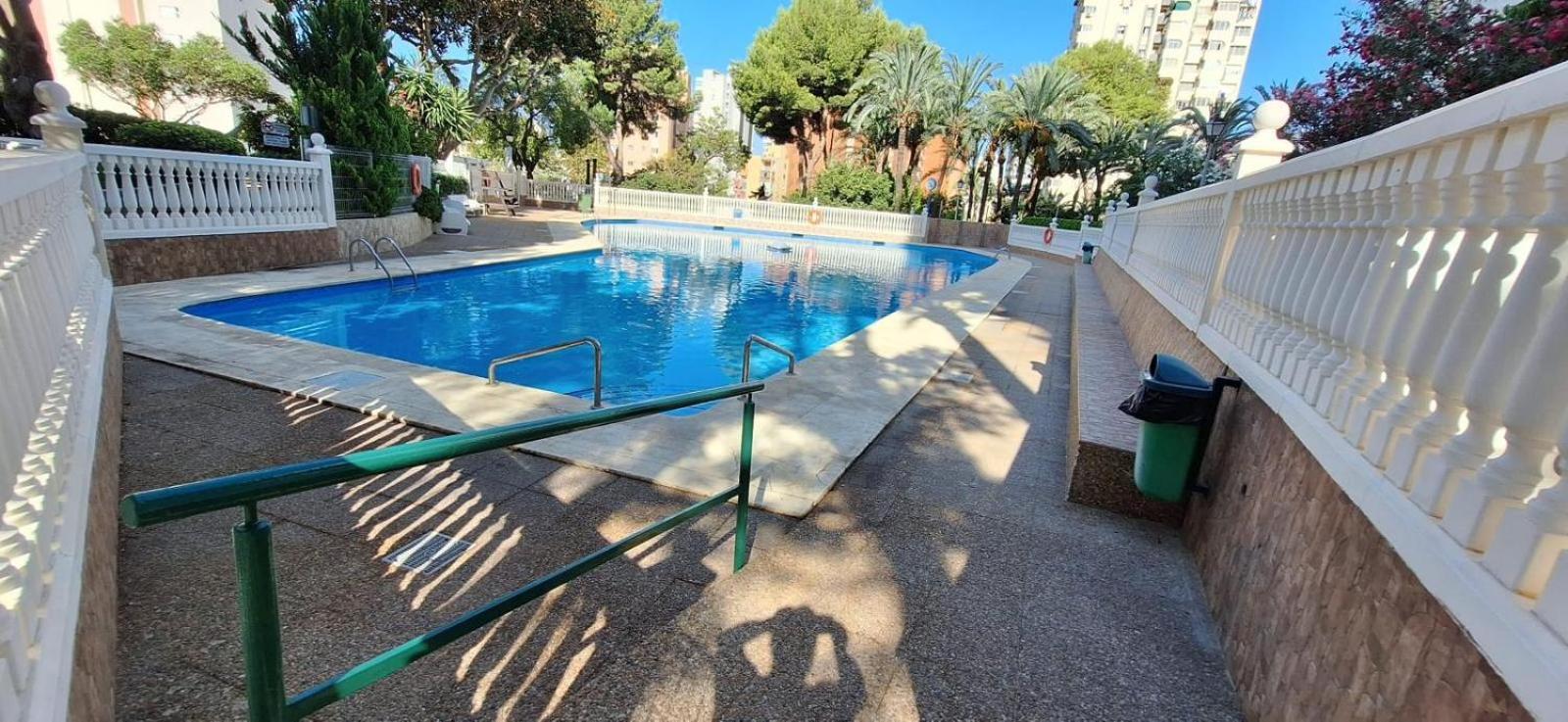 Nuevo Apto Hasta 6 Personas Muy Cerca De Playa Levante Con Jardines Y Gran Piscina , Pista De Tennis Y Futbol Deportes Y Zona Infantil ,en Urbanizacion Con Parking Apartamento Benidorm