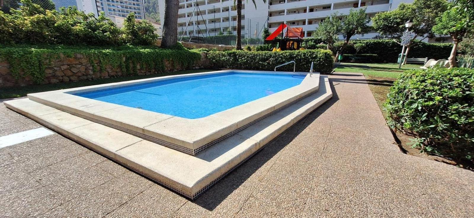 Apartamento Nuevo Apto Hasta 6 Personas Muy Cerca De Playa Levante Con Jardines Y Gran Piscina , Pista De Tennis Y Futbol Deportes Y Zona Infantil ,en Urbanizacion Con Parking *