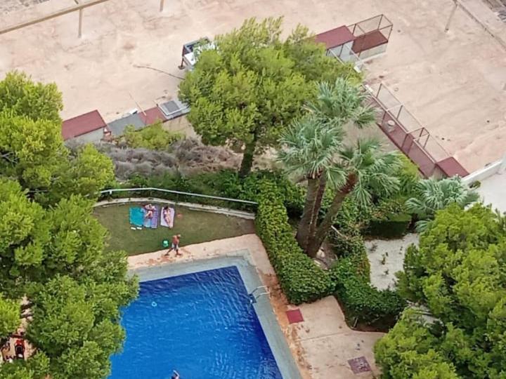 Nuevo Apto Balcon De Poniente 1 A Linea Playa Torre 2 Luxe Sm Con Aire, Piscina,jar Vistas Espectaculares Al Mar De Apartamento Benidorm