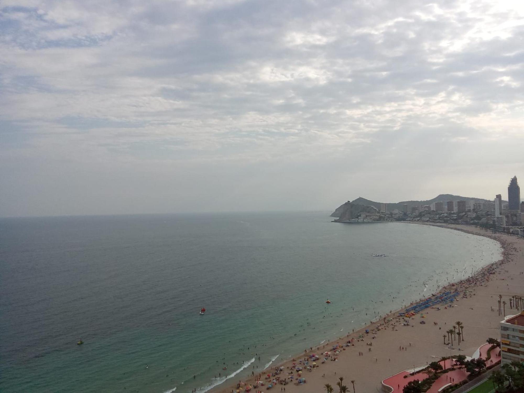 Nuevo Apto Balcon De Poniente 1 A Linea Playa Torre 2 Luxe Sm Con Aire, Piscina,jar Vistas Espectaculares Al Mar De Benidorm