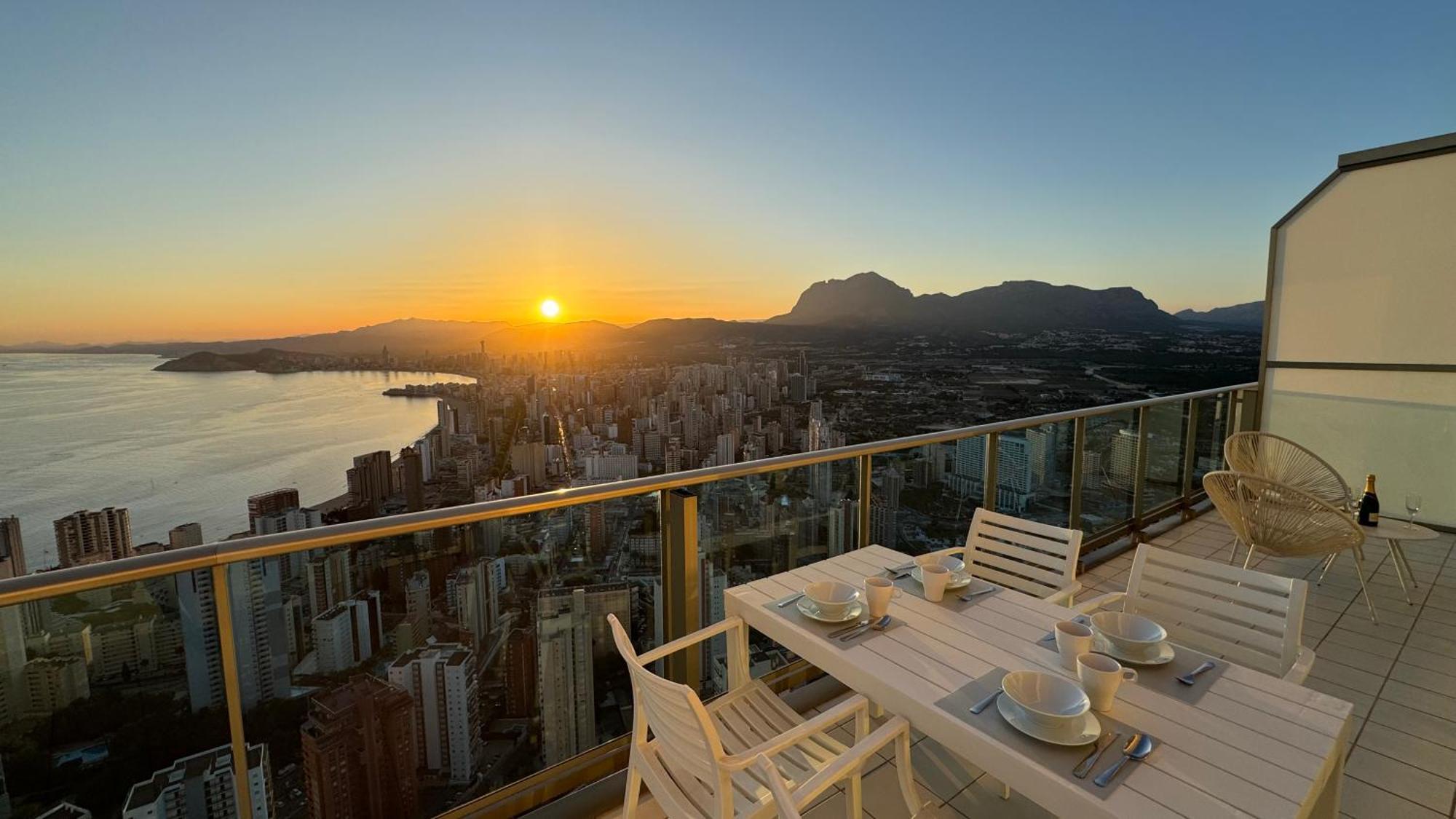 Highest Penthouse With Skyline & Sea Views Apartamento *