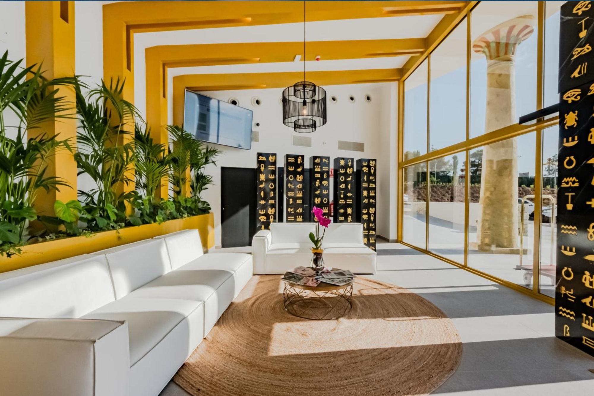 Hotel Grand Luxor Village - Terra Mítica Park Included 4*