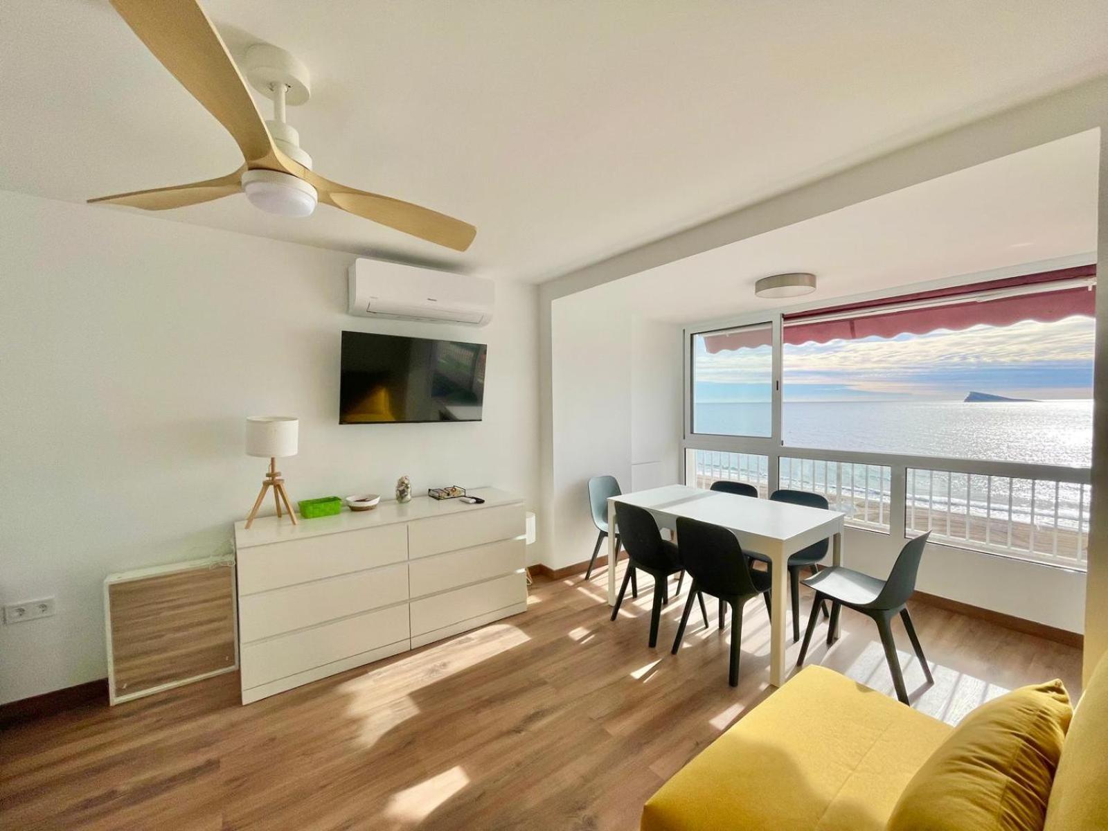 Apartamento Poniente Luxury Seafront *