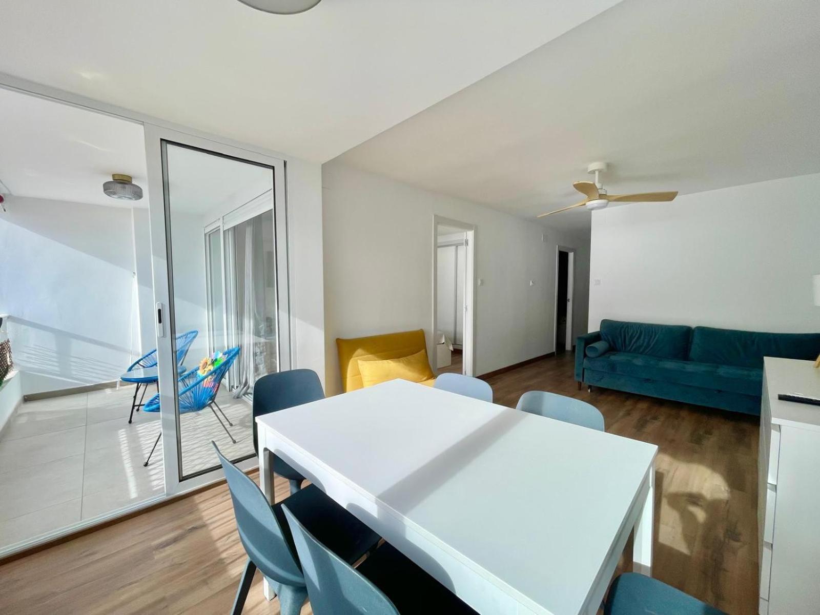 Apartamento Poniente Luxury Seafront *