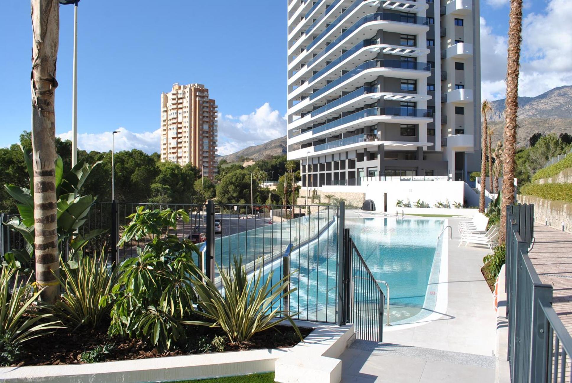 Eagle Tower By Espana Casas Apartamento