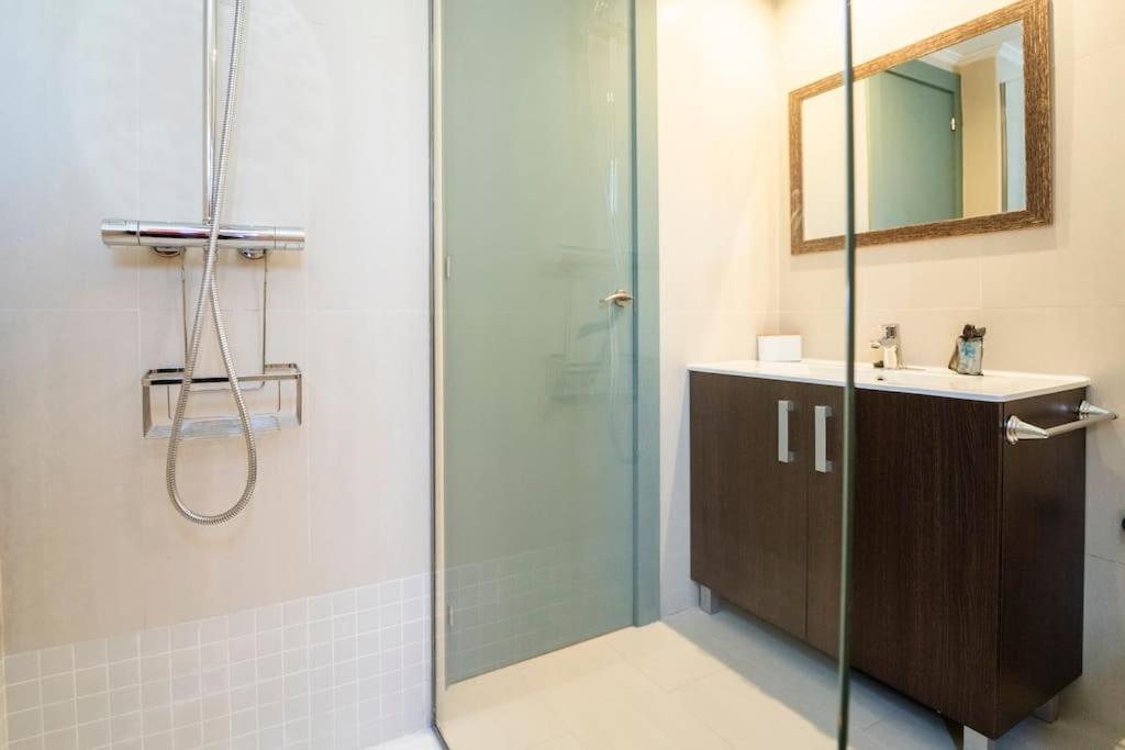 Stylish Seaview With Pool Access Apartamento