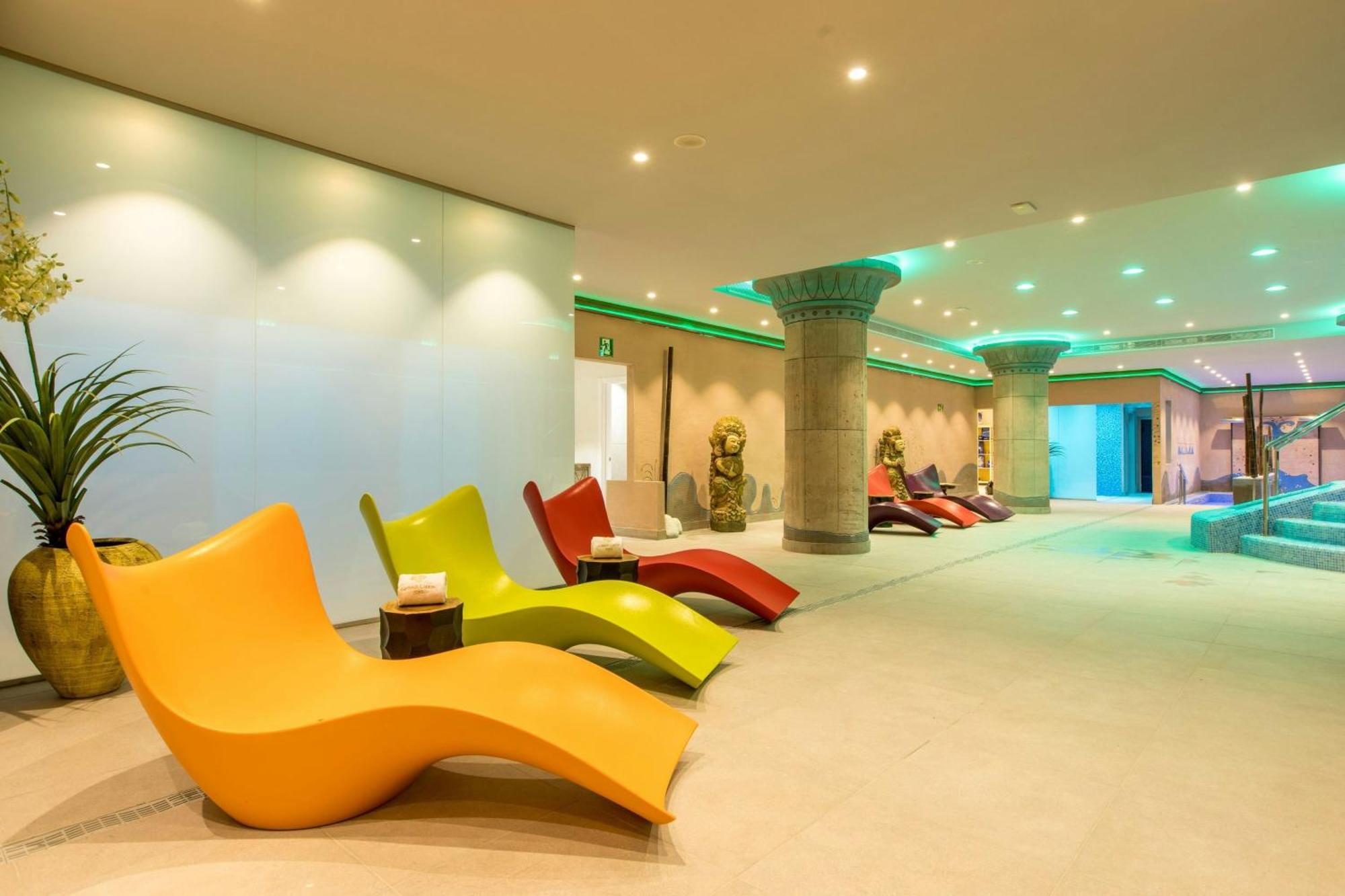 Hotel Grand Luxor Village - Terra Mítica Park Included Benidorm