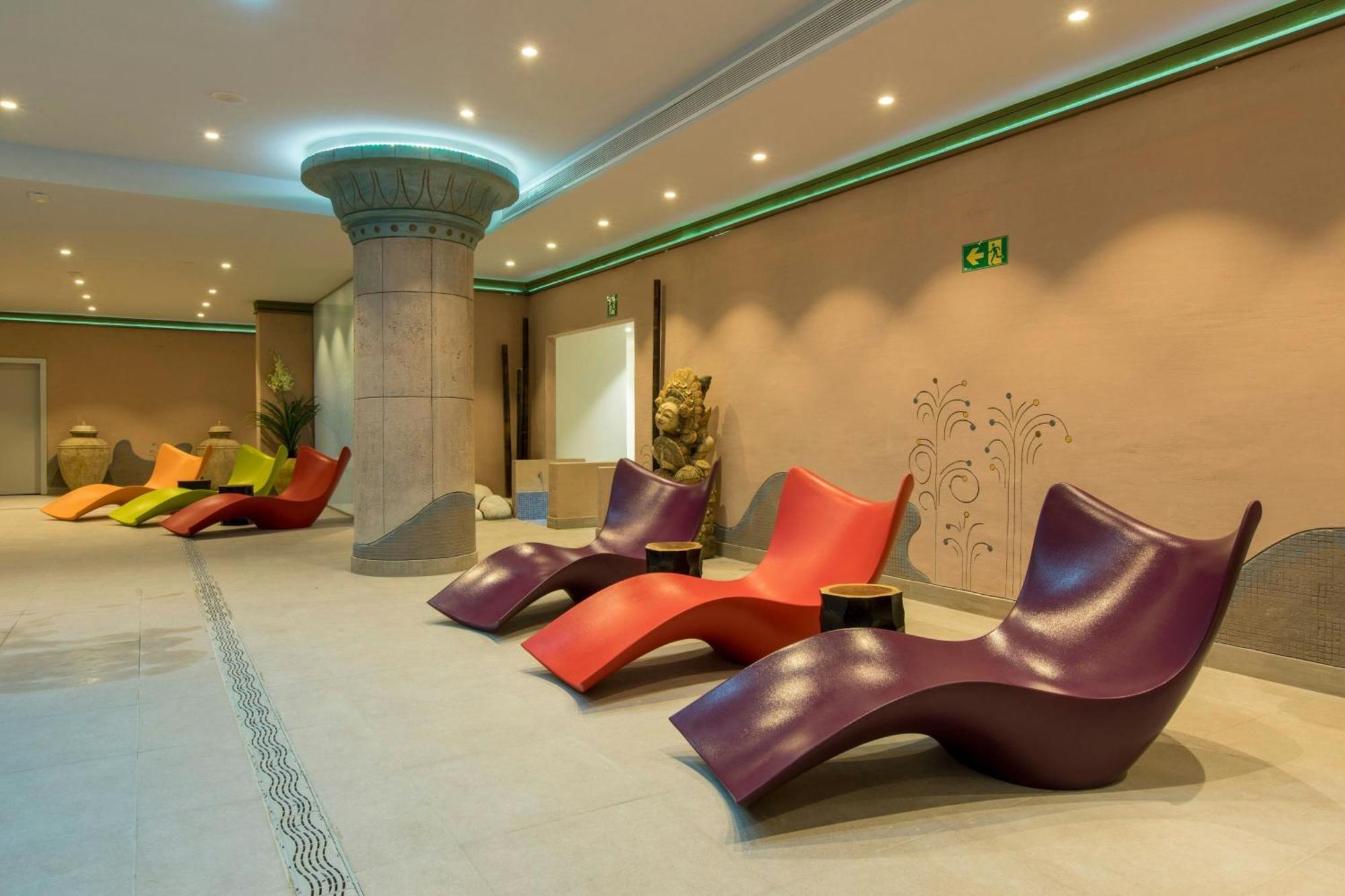 Grand Luxor Village - Terra Mítica Park Included 4* Benidorm