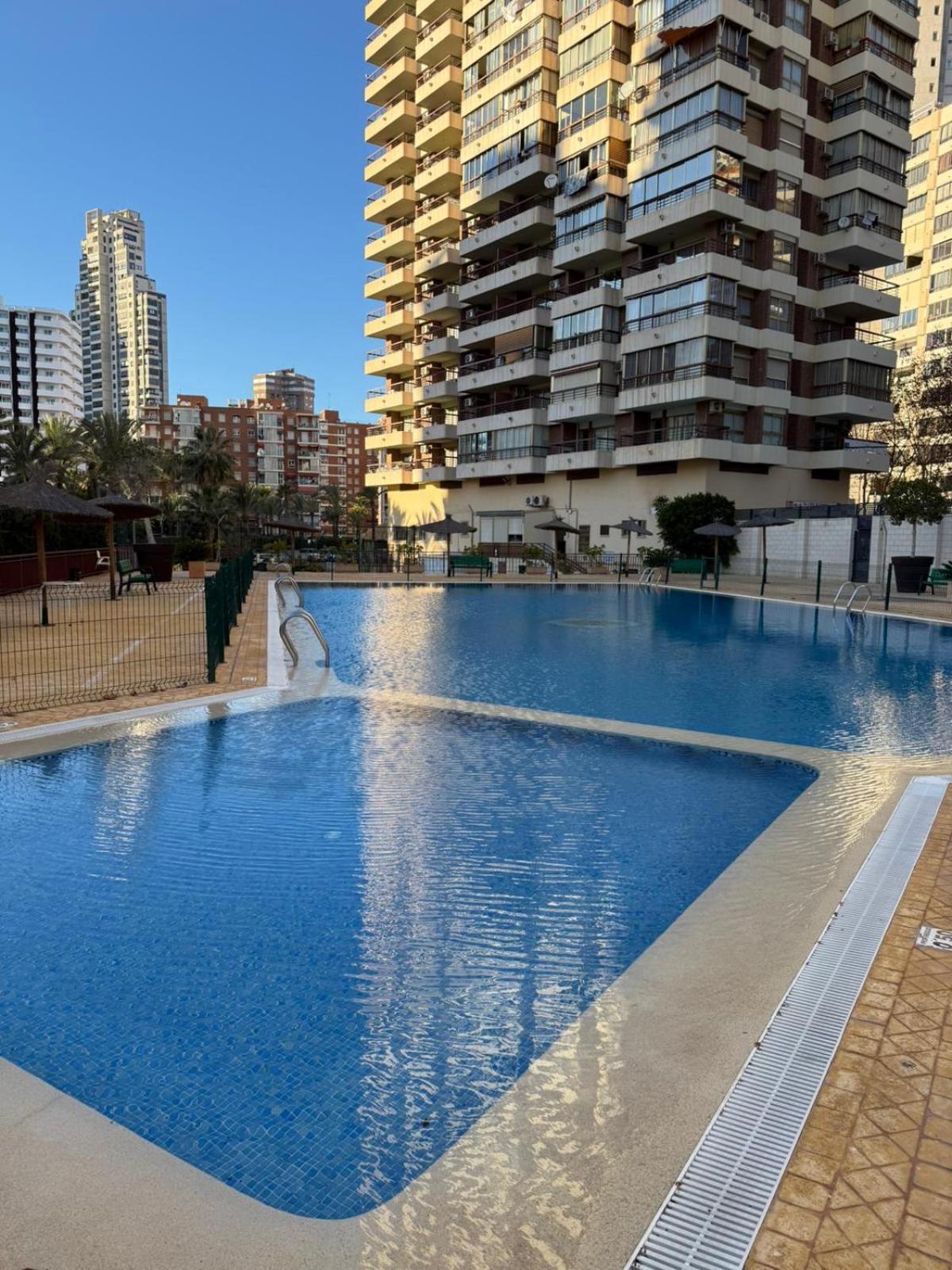 Acuarium Tower Levante Apartamento