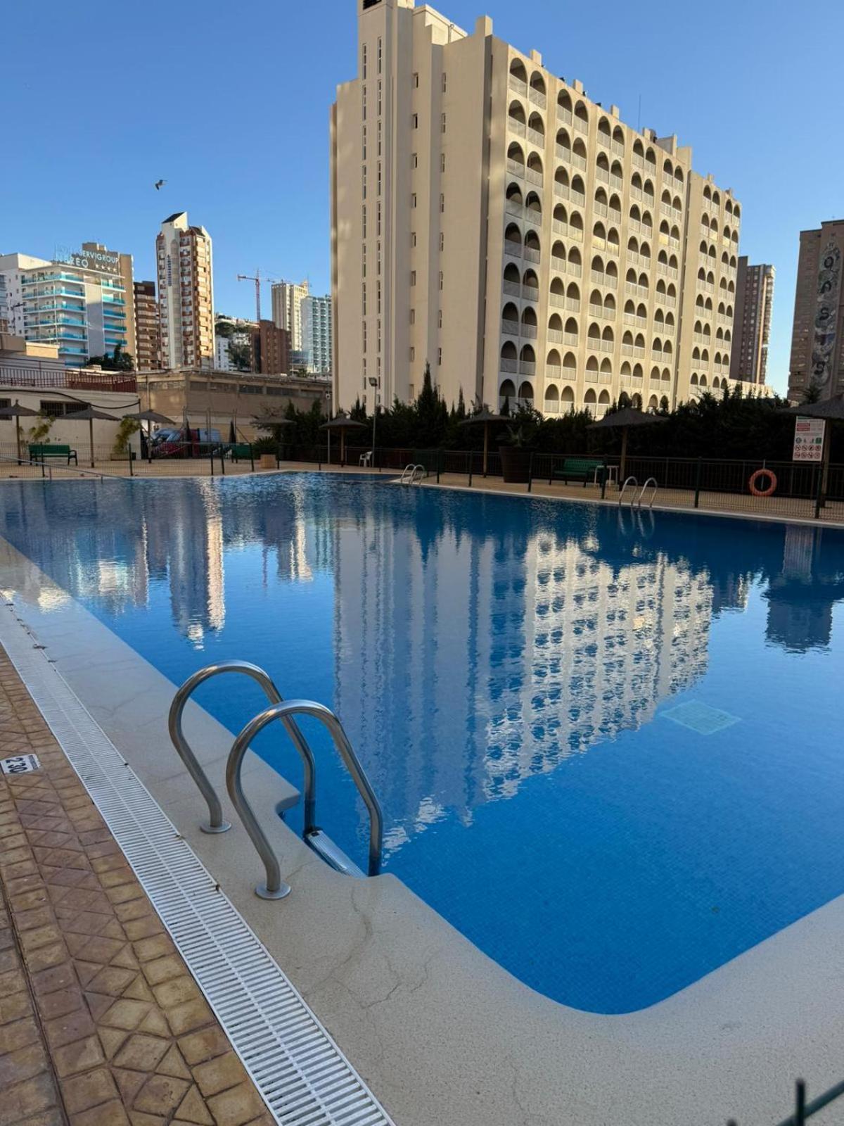 Acuarium Tower Levante Apartamento *